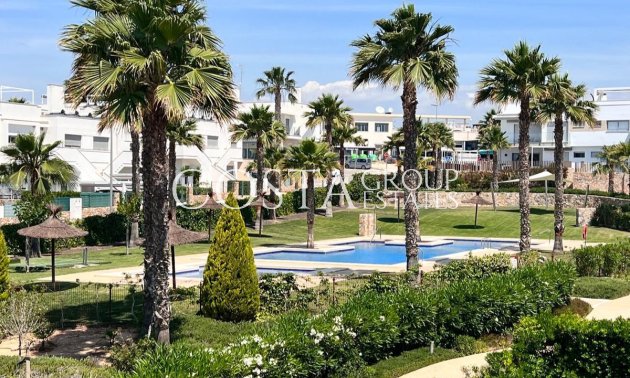 Apartments - Wiederverkauf - Orihuela Costa - Vista Bella Golf