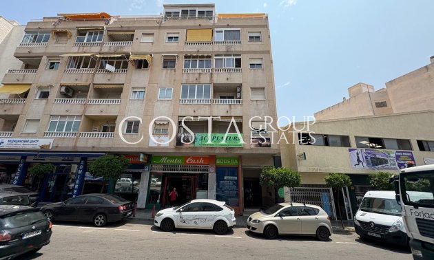 Appartement - Herverkoop - Torrevieja -
                Centro