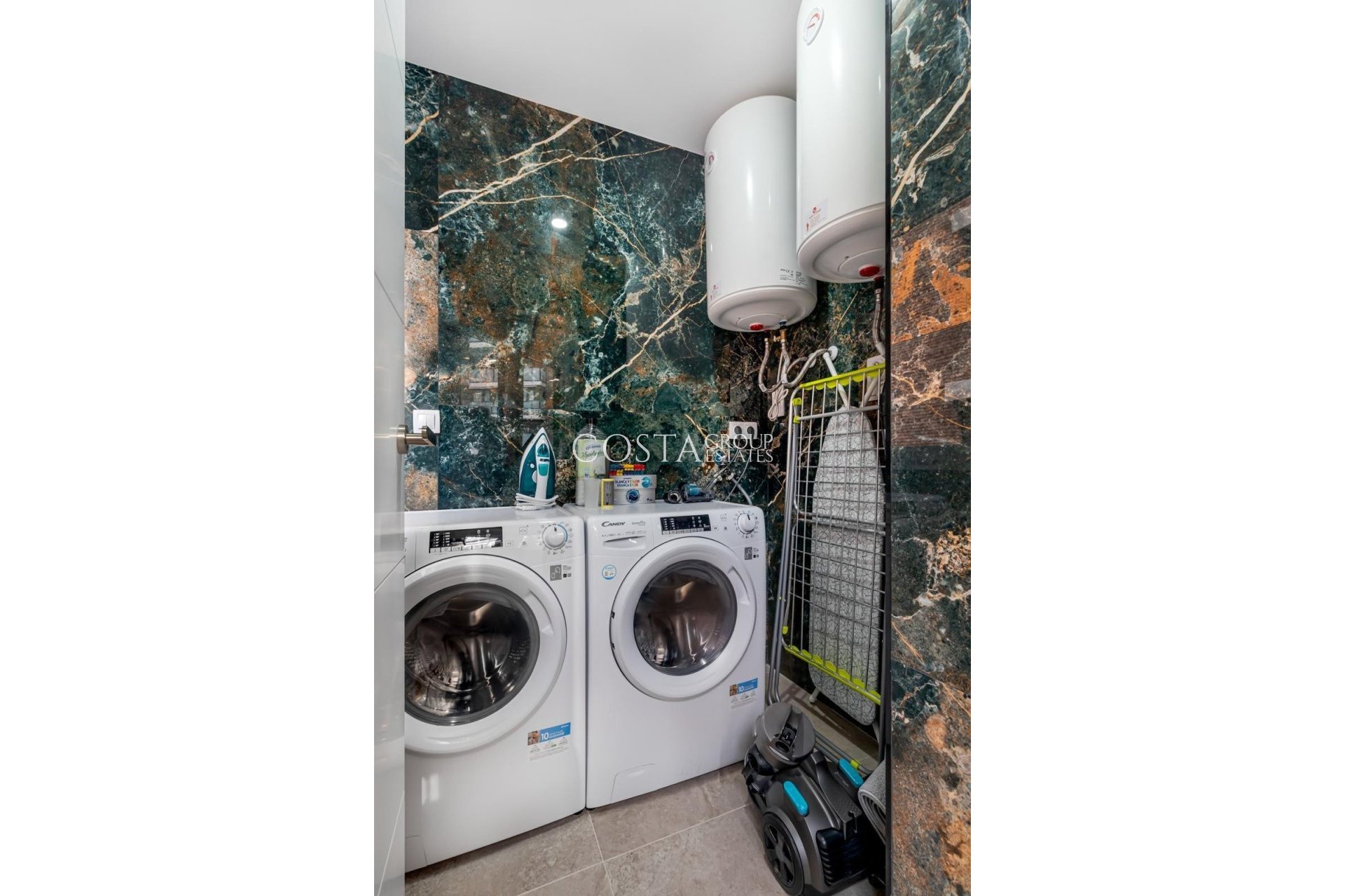 Herverkoop - Apartments -
Alicante - Alicante Centro