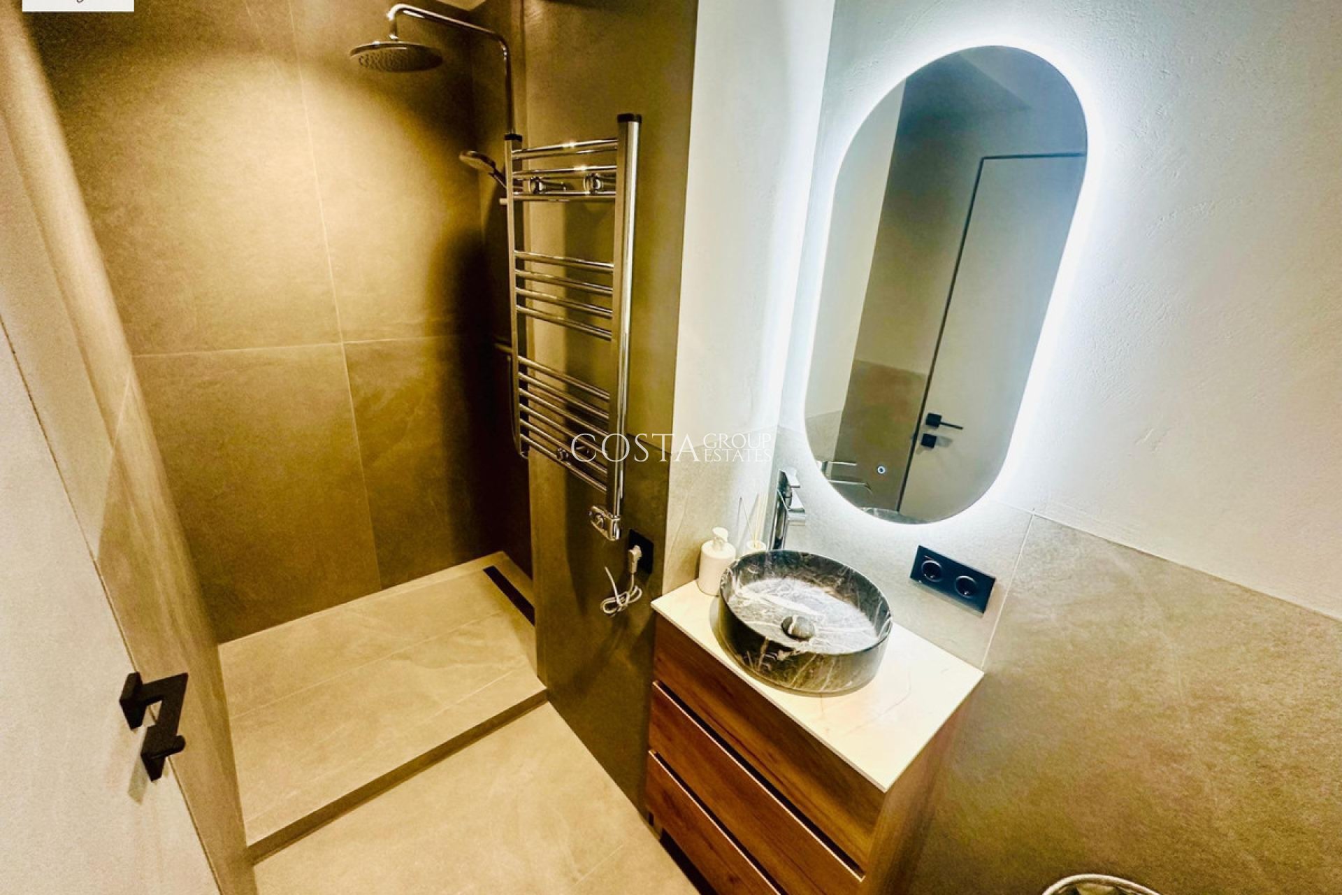 Herverkoop - Apartments -
Alicante - Alicante Centro