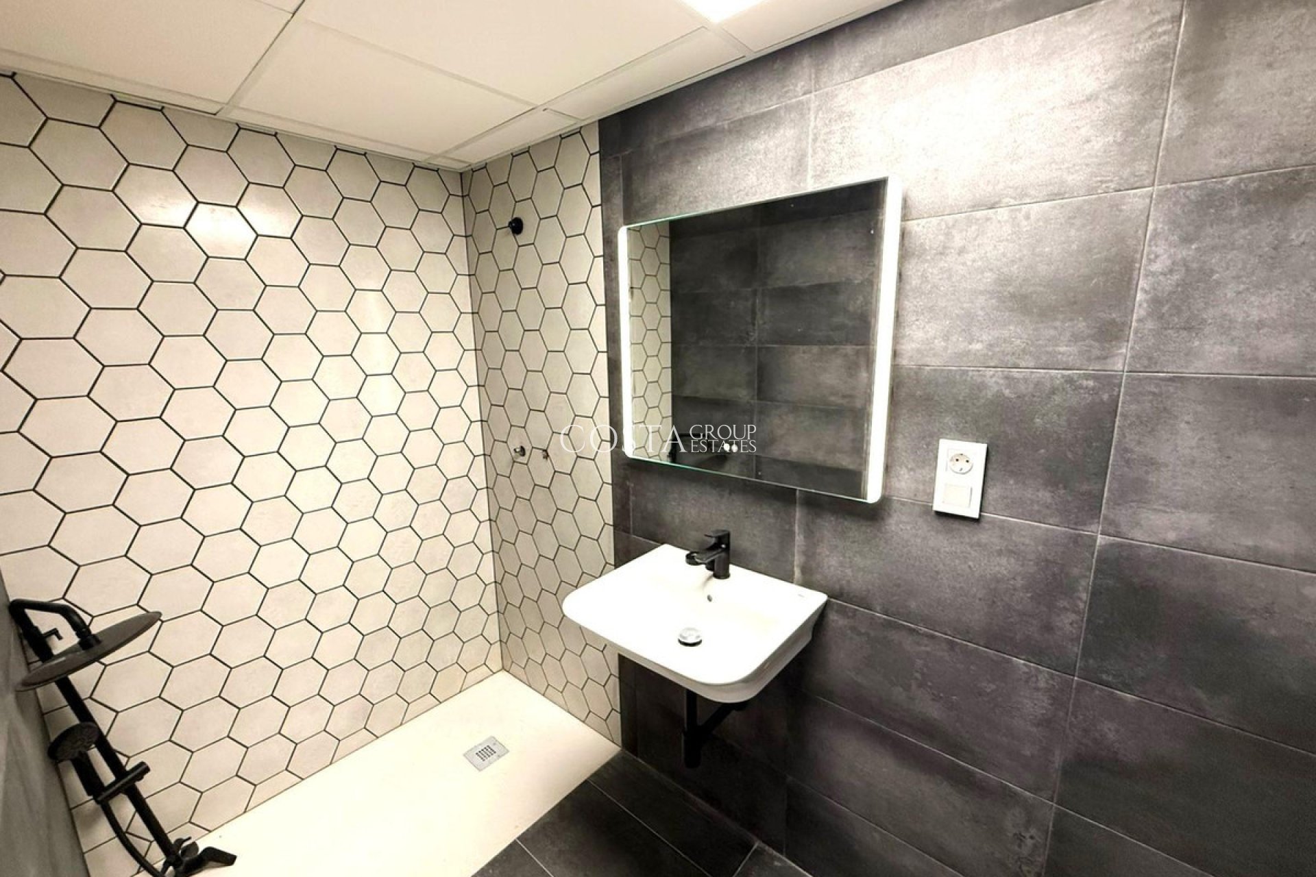 Herverkoop - Apartments -
Alicante - Alicante Centro