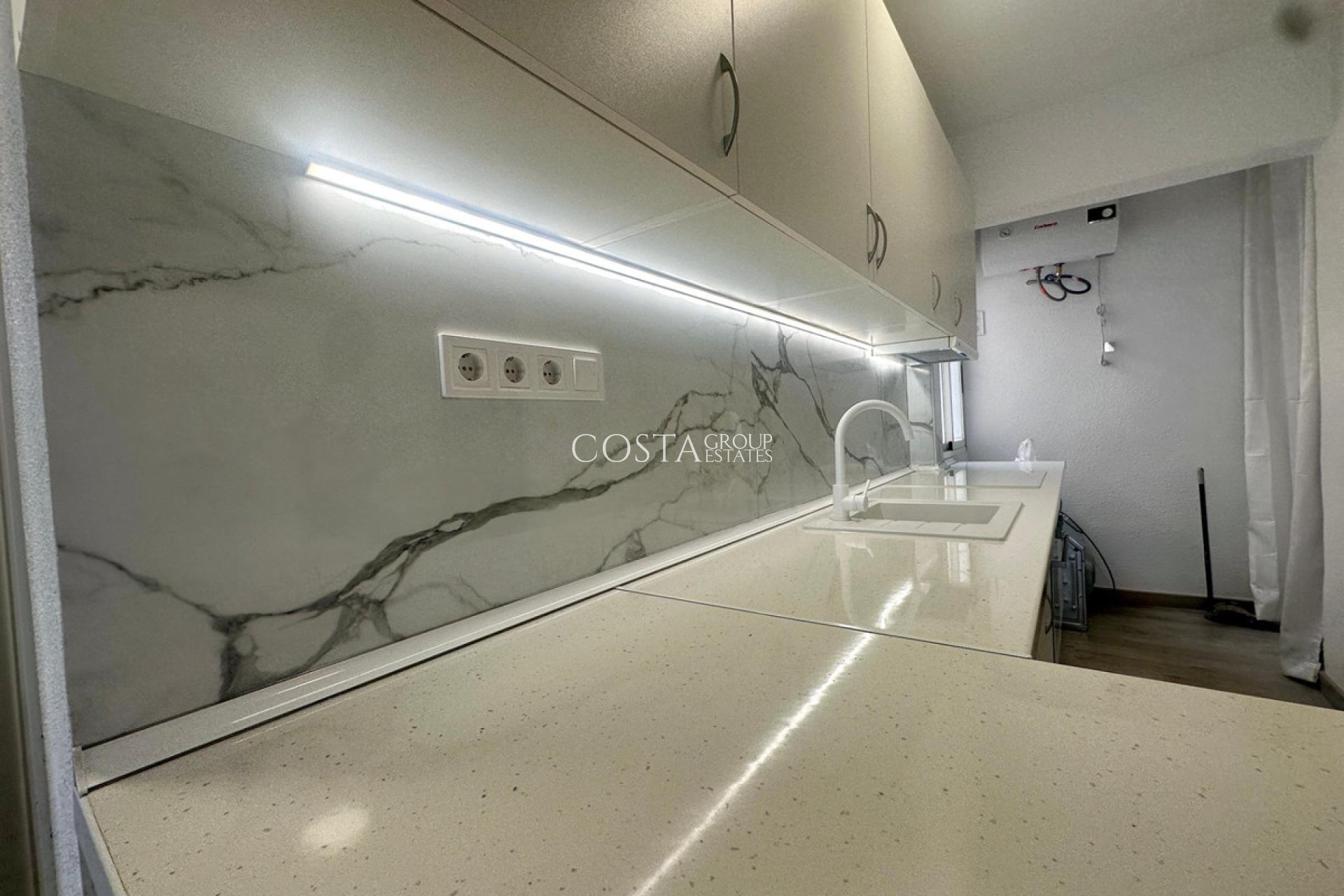 Herverkoop - Apartments -
Alicante - Alicante Centro