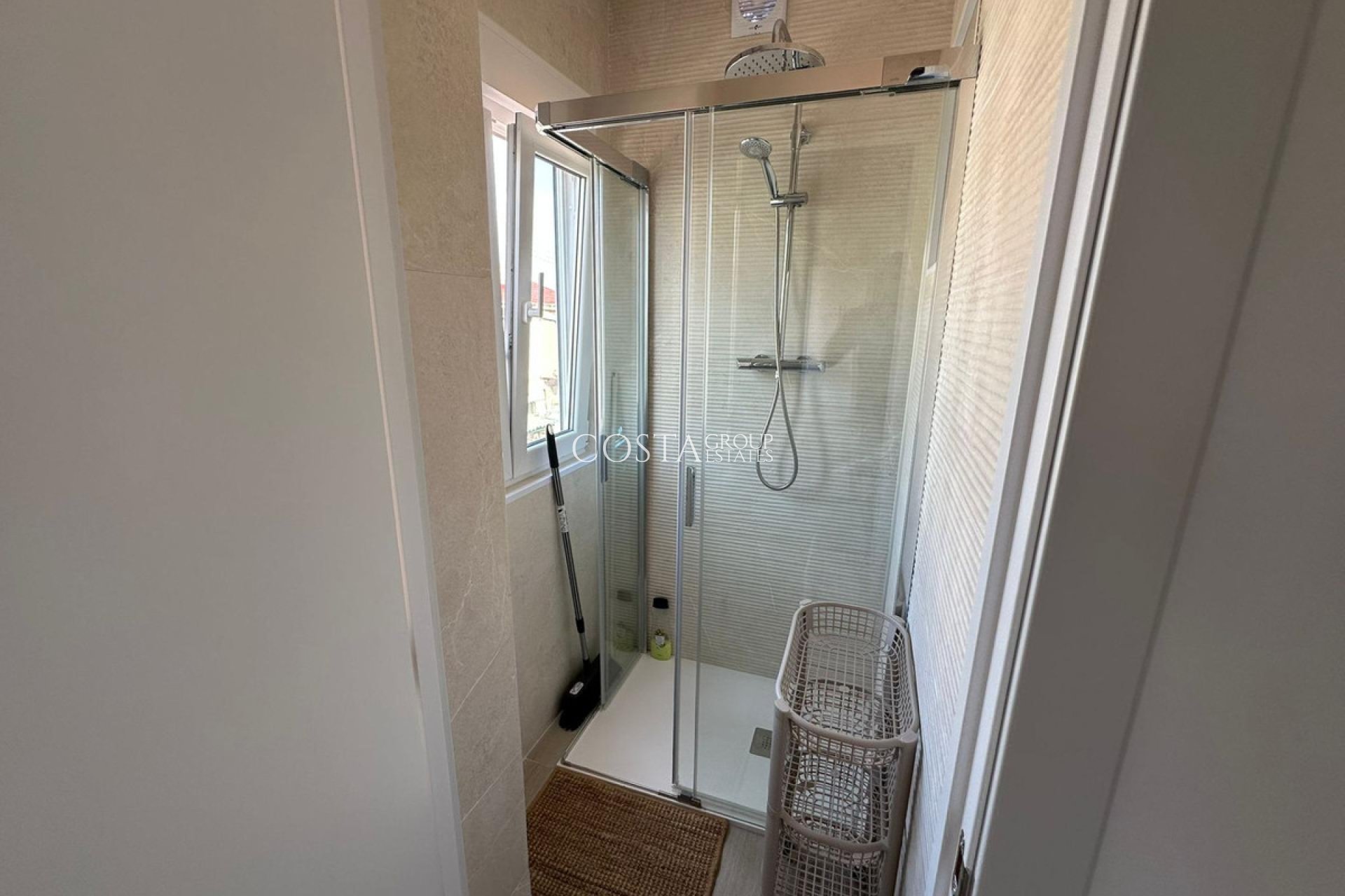 Herverkoop - Apartments -
Alicante - Alicante Centro