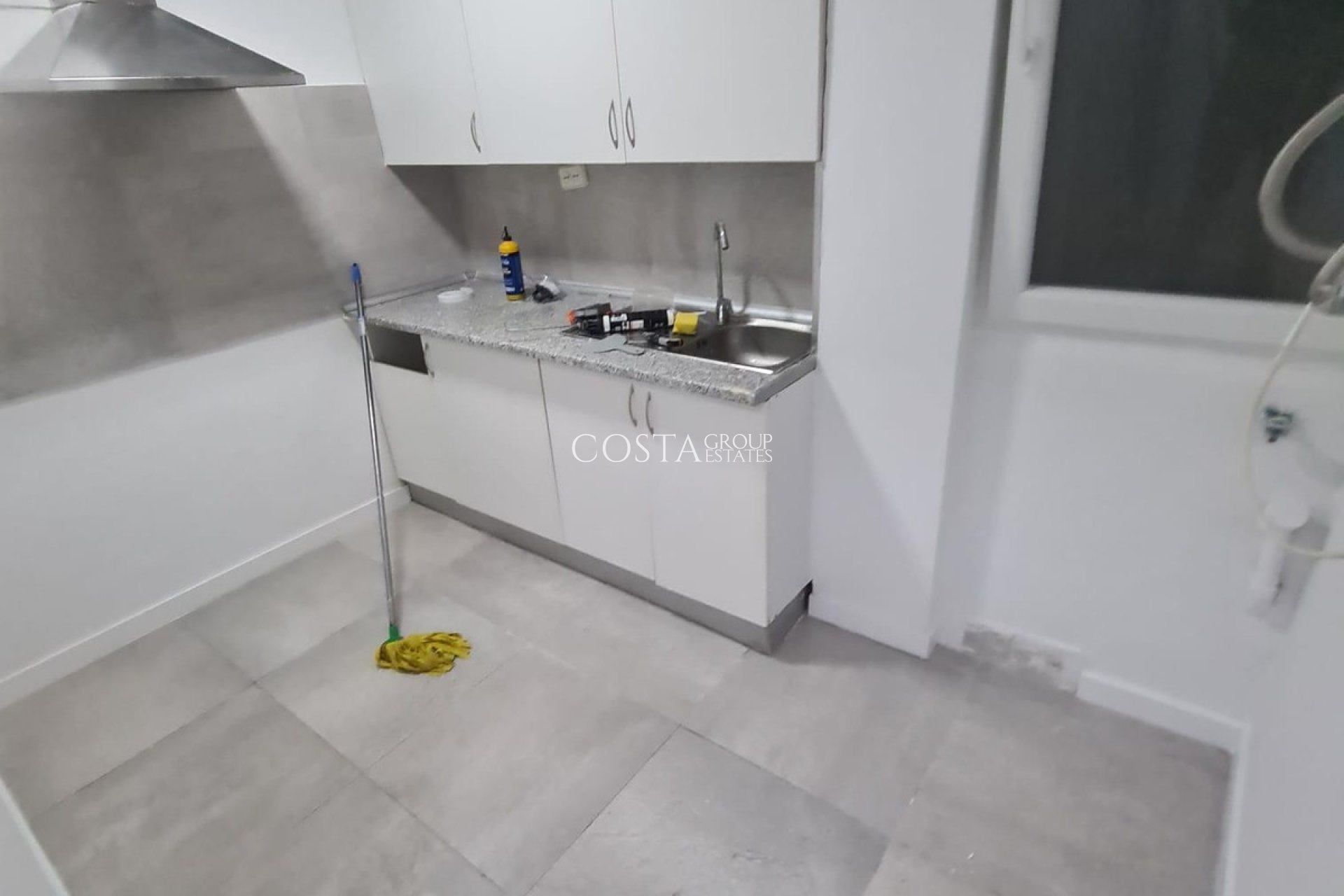 Herverkoop - Apartments -
Alicante - Alicante Centro