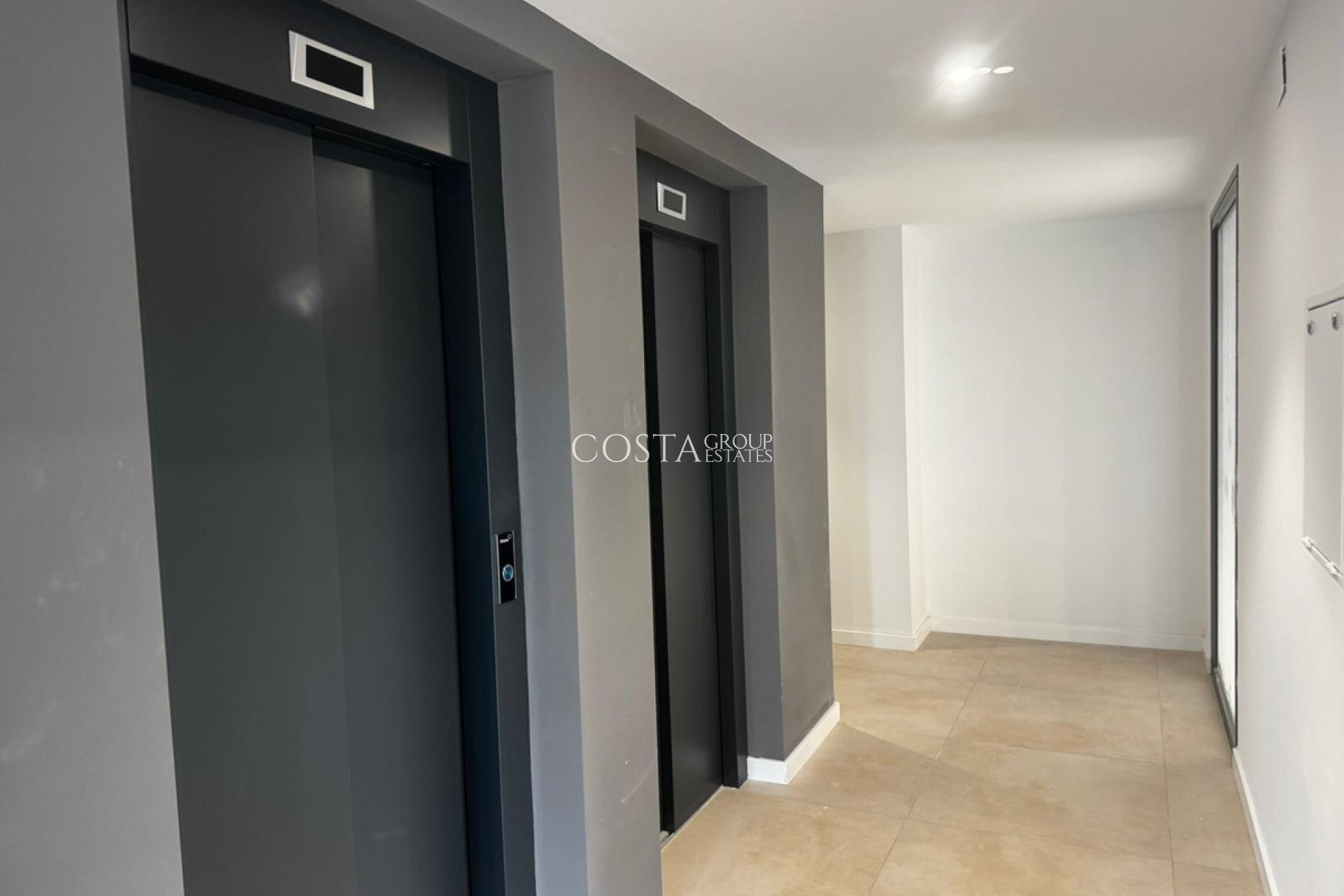 Herverkoop - Apartments -
Alicante - Alicante Centro