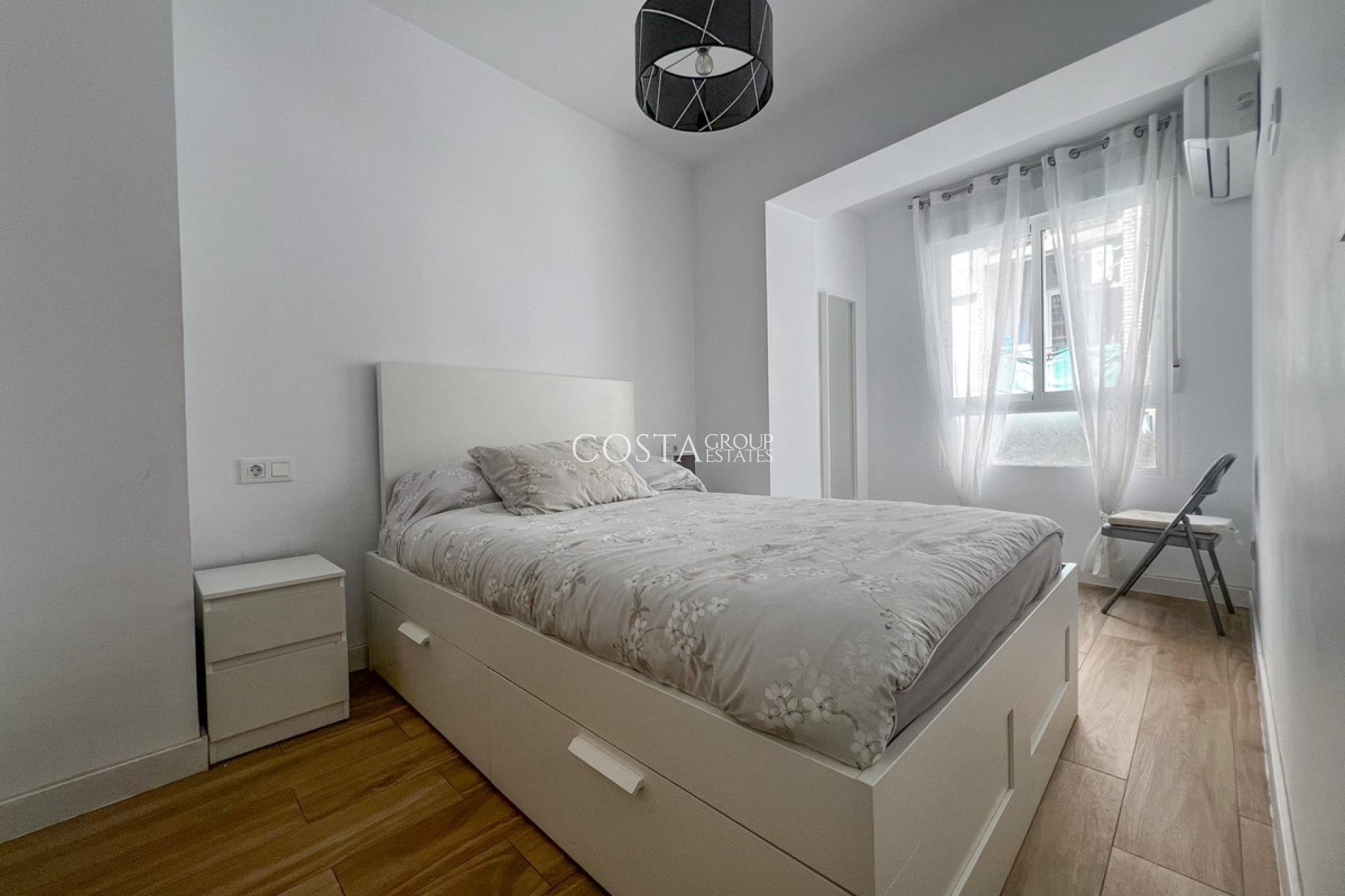 Herverkoop - Apartments -
Alicante - Alicante Centro