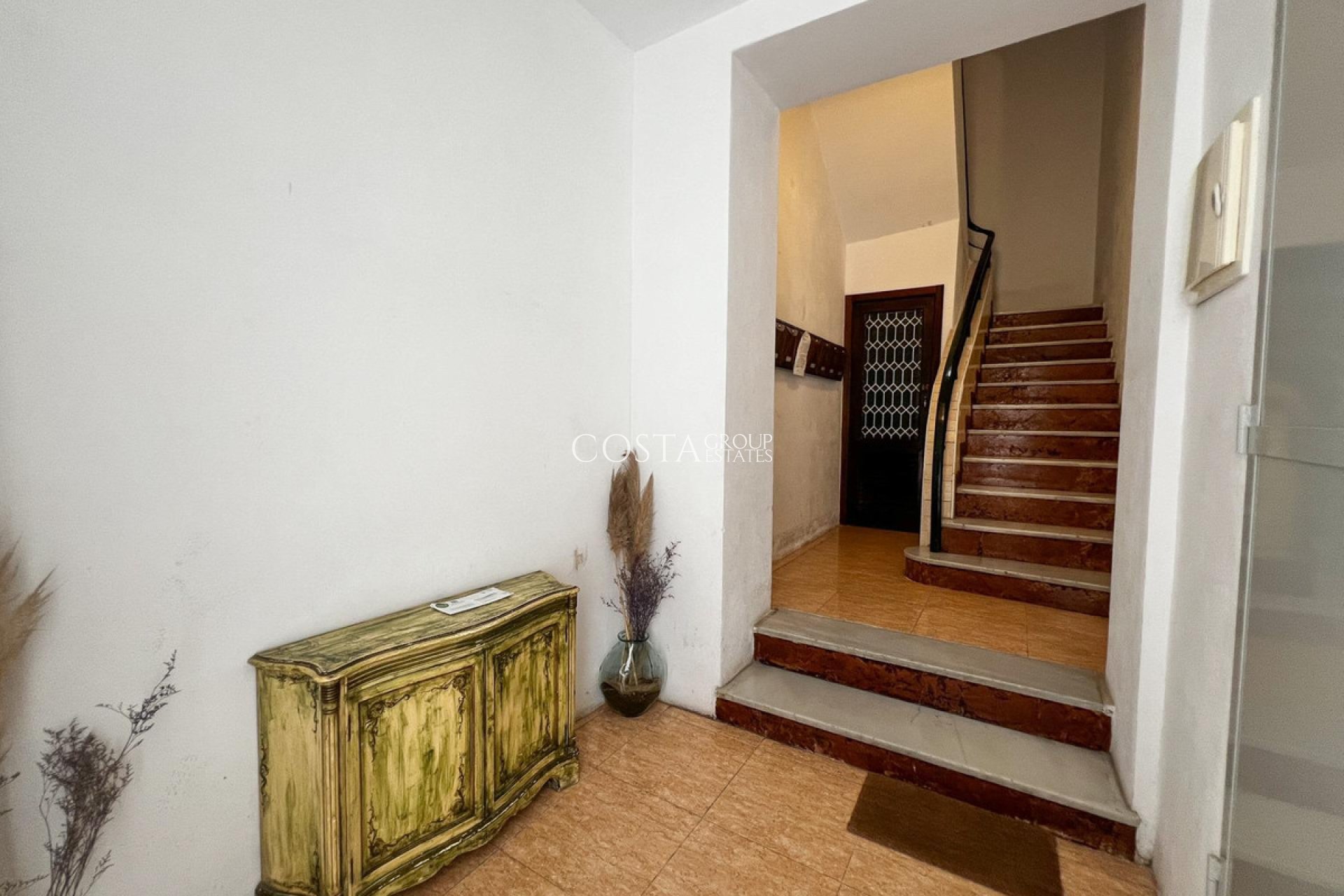 Herverkoop - Apartments -
Alicante - Alicante Centro