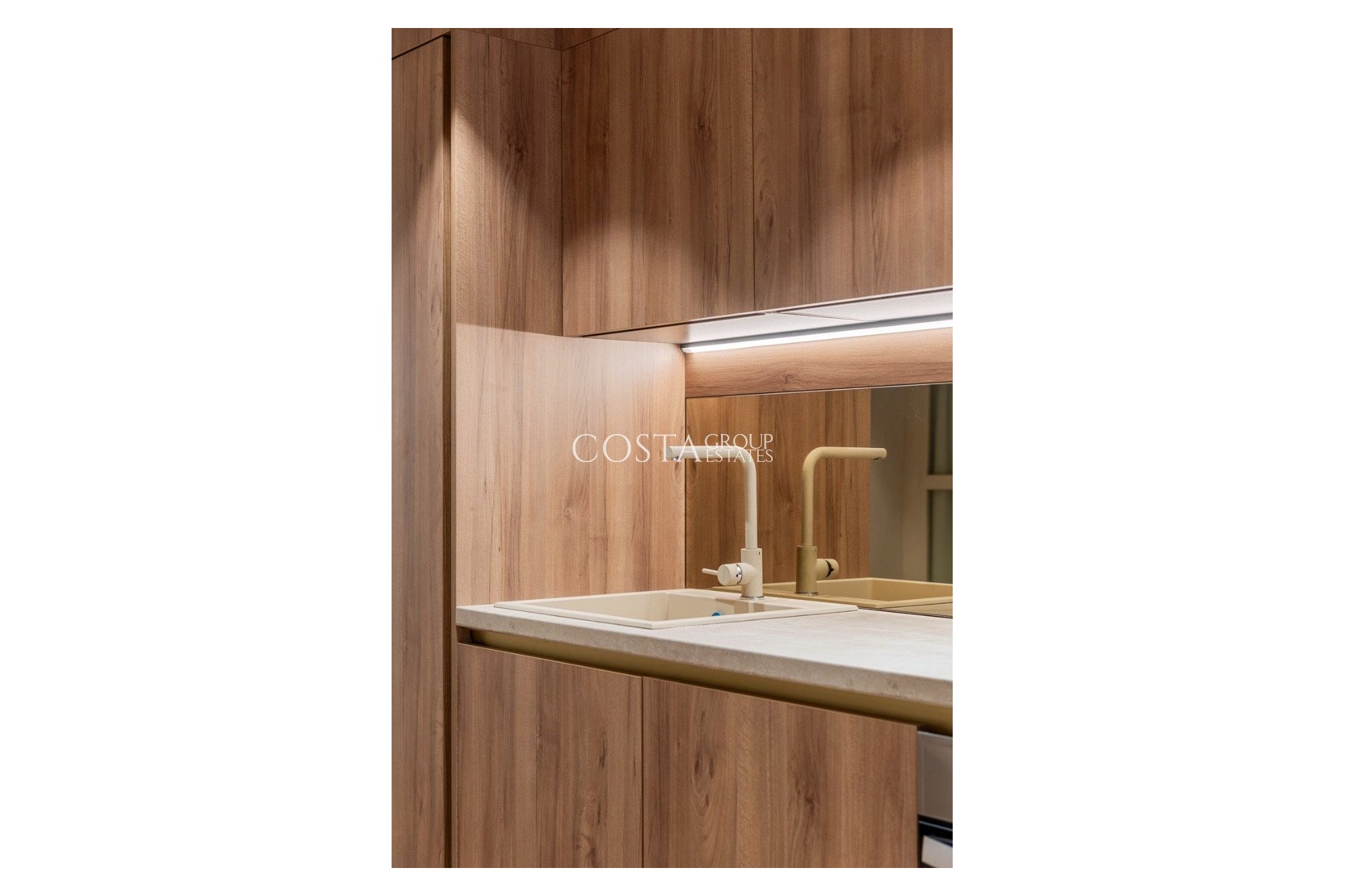 Herverkoop - Apartments -
Alicante - Alicante Centro