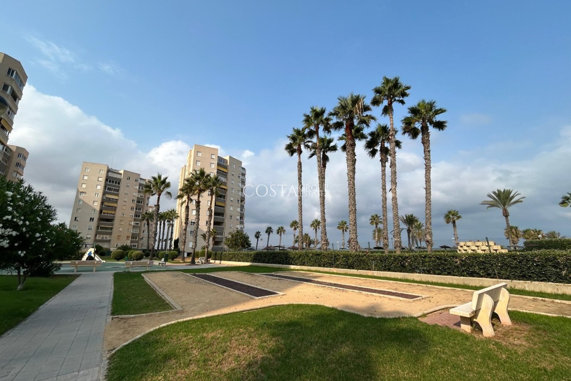 Herverkoop - Apartments -
Alicante City - Alicante City Centro
