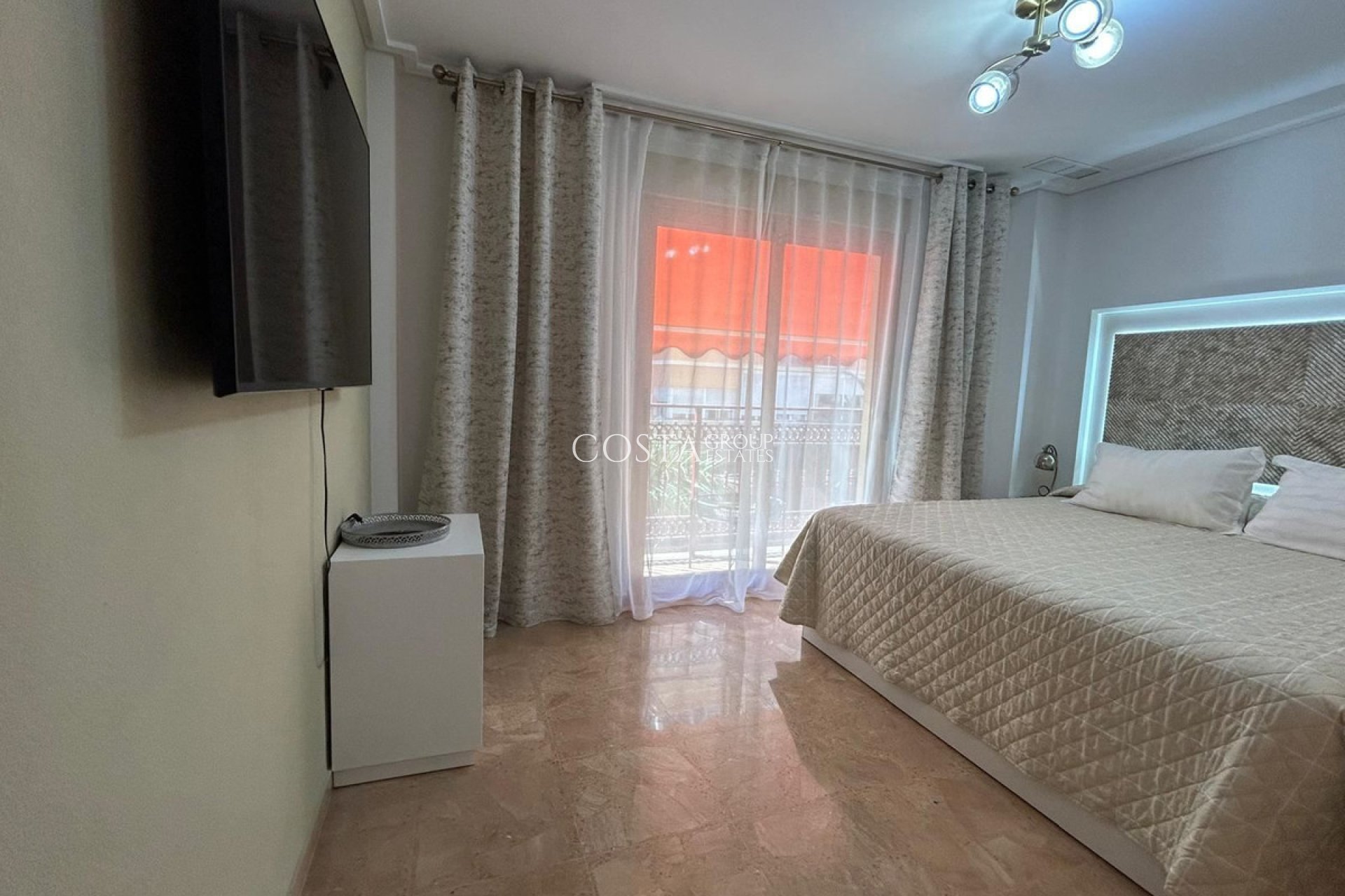 Herverkoop - Apartments -
Alicante City - Alicante City Centro