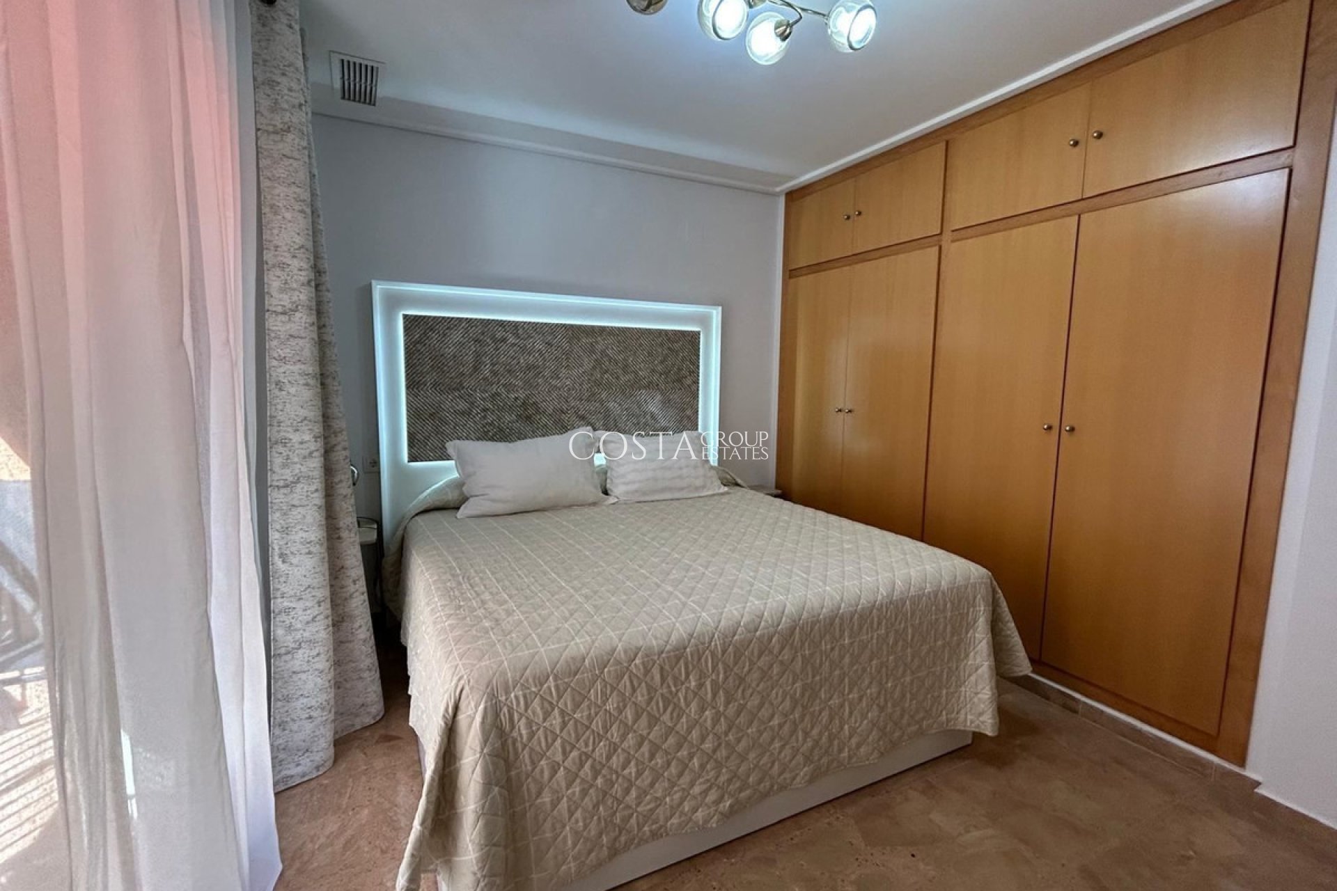 Herverkoop - Apartments -
Alicante City - Alicante City Centro