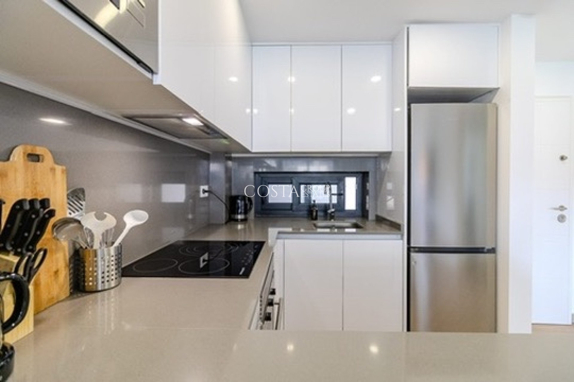 Herverkoop - Apartments -
 - Las Filipinas