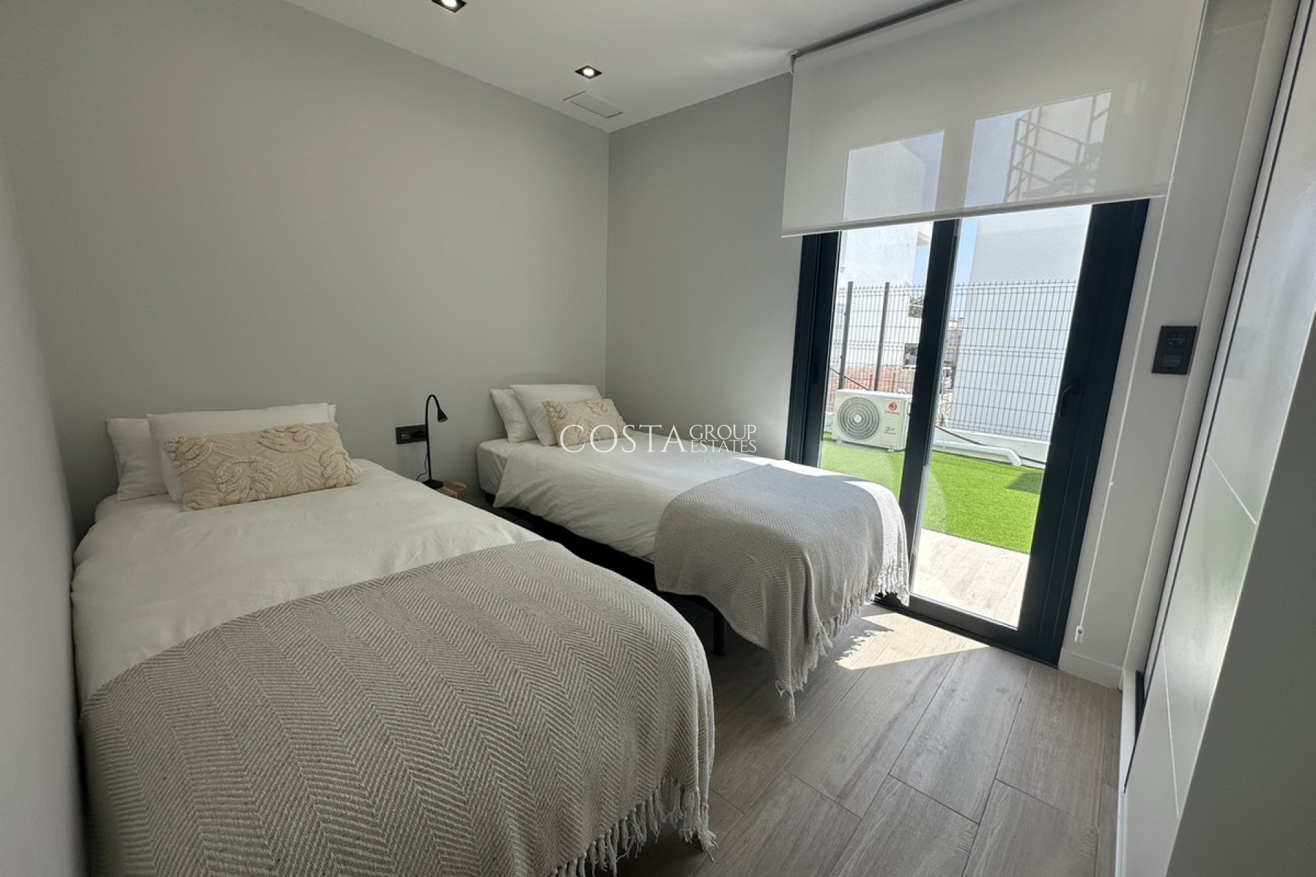 Herverkoop - Apartments -
Orihuela - Punta Prima