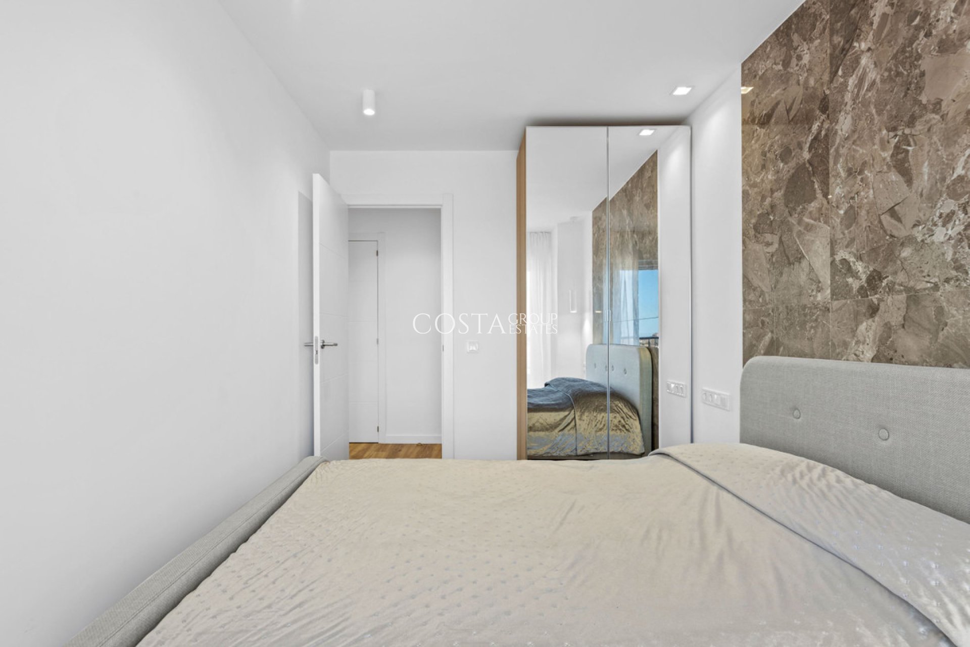 Herverkoop - Apartments -
Orihuela - Punta Prima