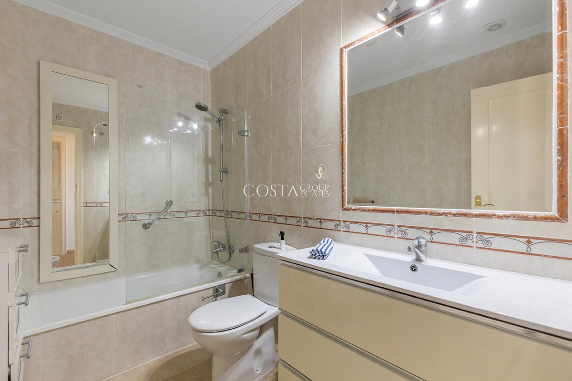 Herverkoop - Apartments -
Orihuela - Villamartin