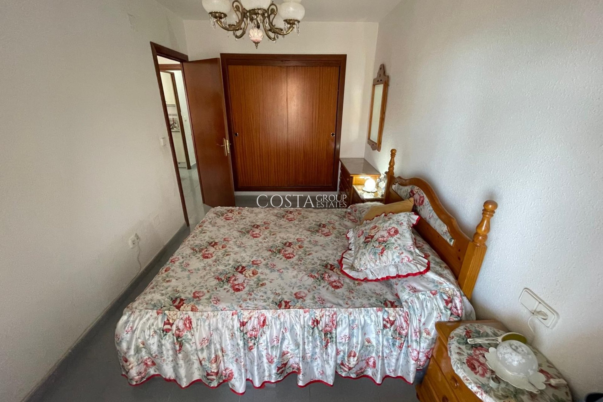 Herverkoop - Apartments -
Punta Prima