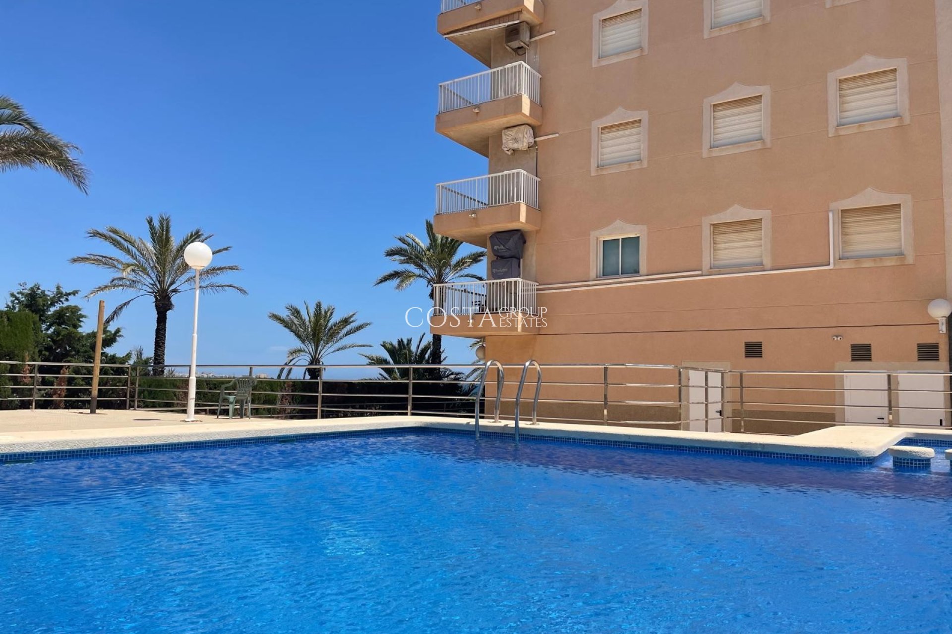 Herverkoop - Apartments -
Punta Prima