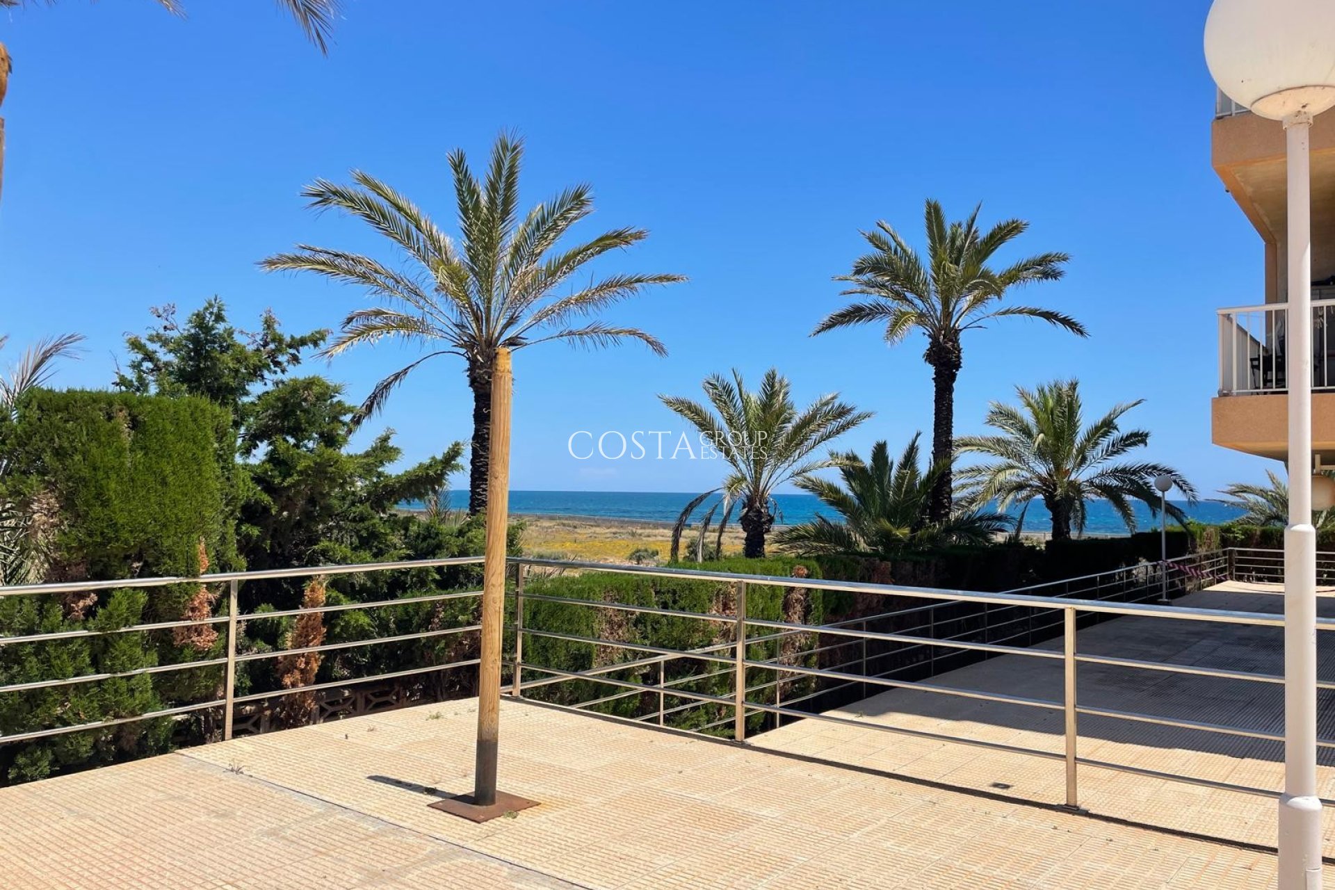 Herverkoop - Apartments -
Punta Prima