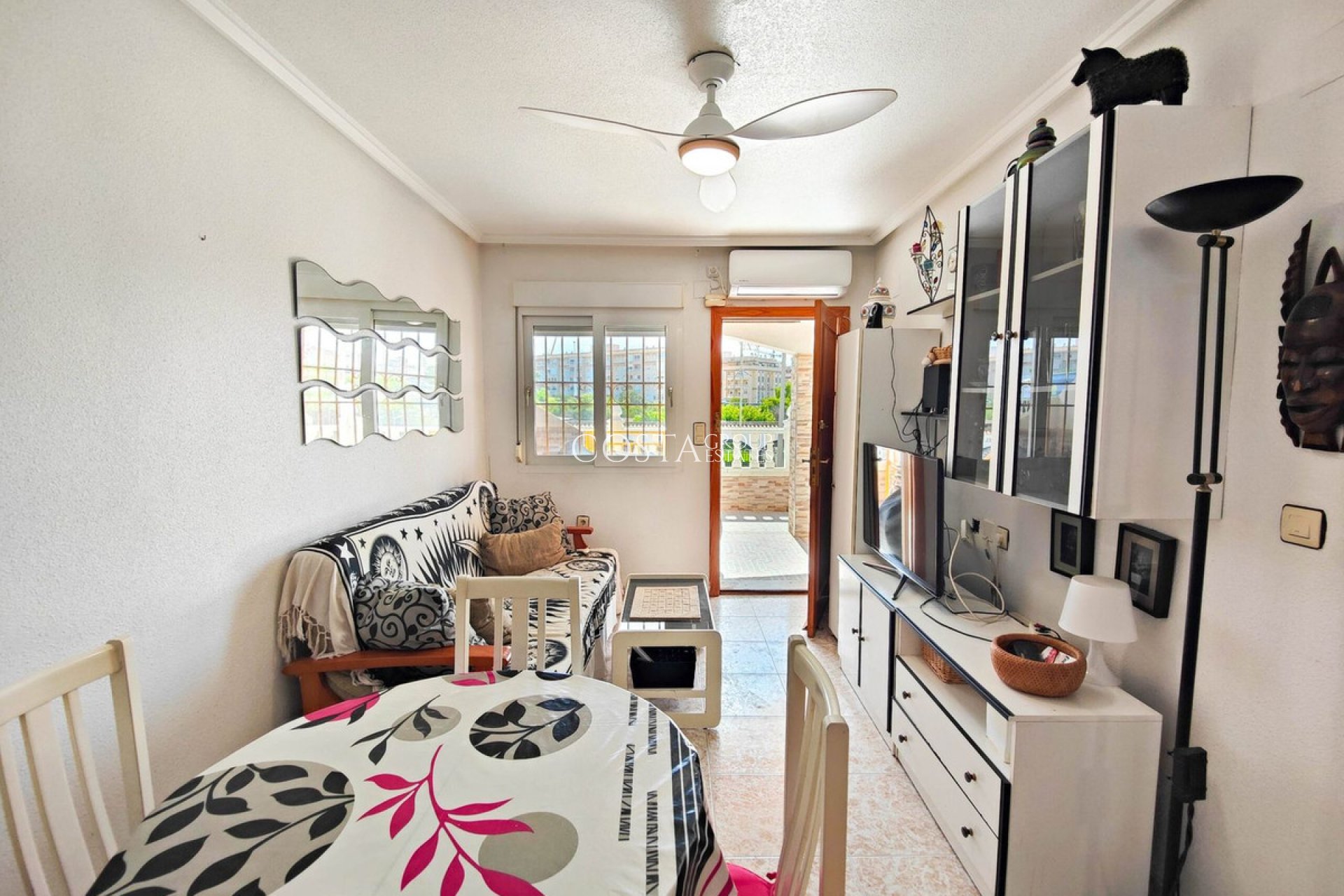 Herverkoop - Apartments -
Torrevieja - El Acequión - Los Náufragos