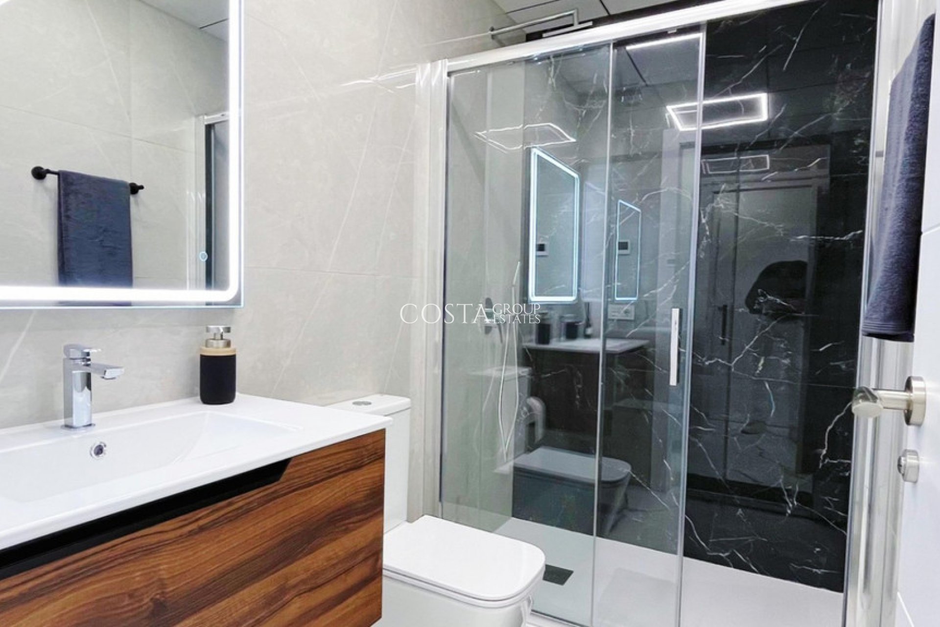 Herverkoop - Apartments -
Torrevieja - Playa del Cura