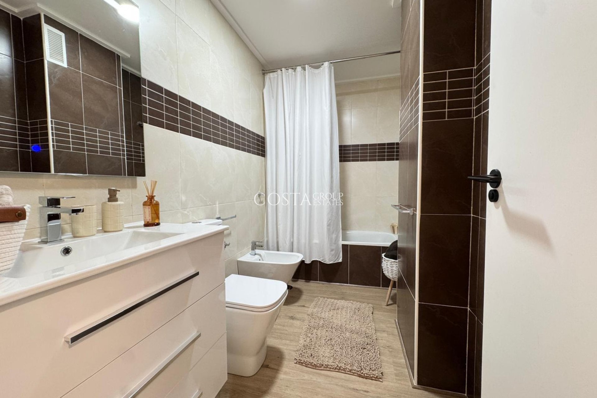 Herverkoop - Apartments -
Torrevieja - Torrevieja Centro