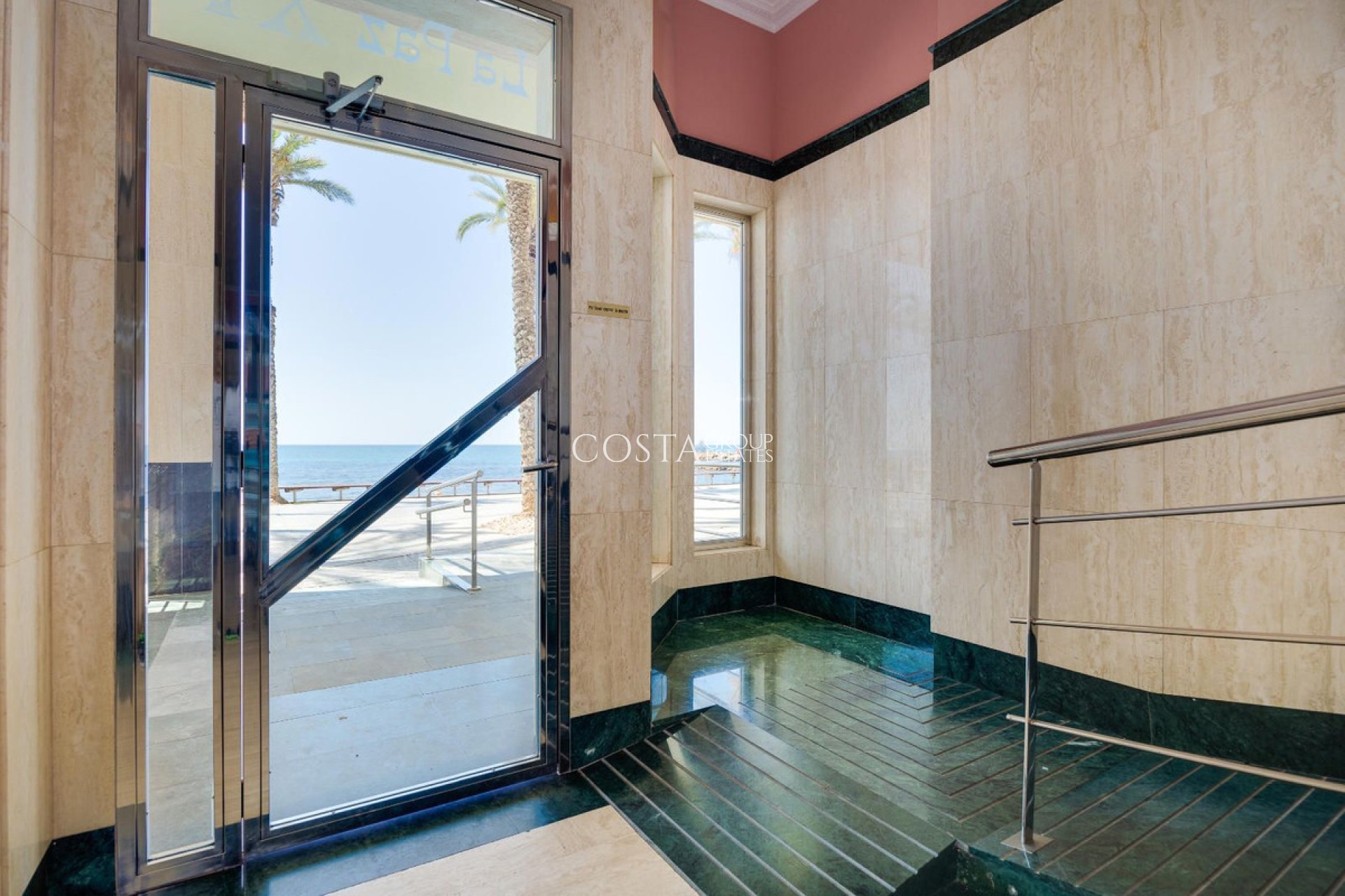 Herverkoop - Apartments -
Torrevieja - Torrevieja Centro