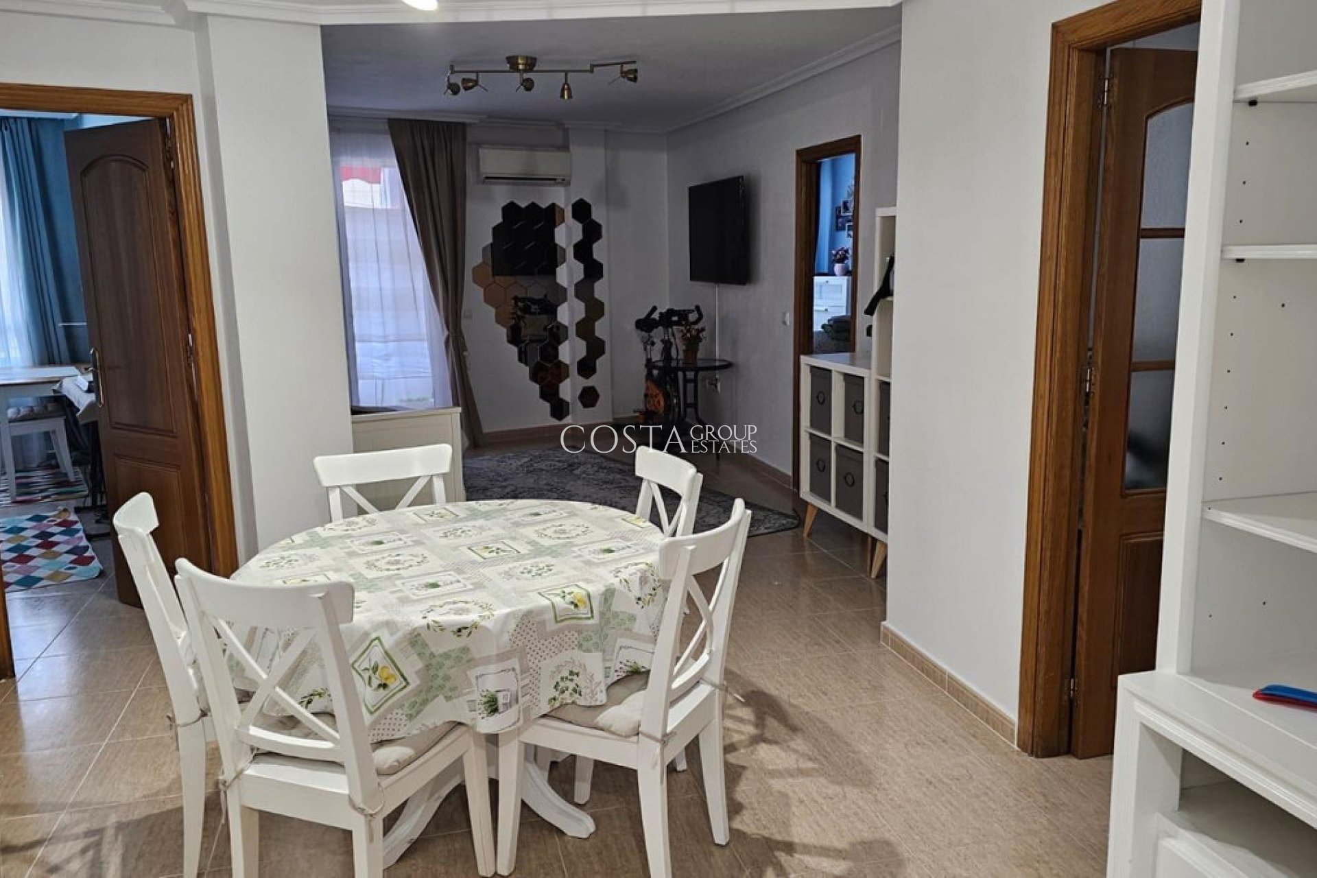 Herverkoop - Apartments -
Torrevieja - Torrevieja Centro