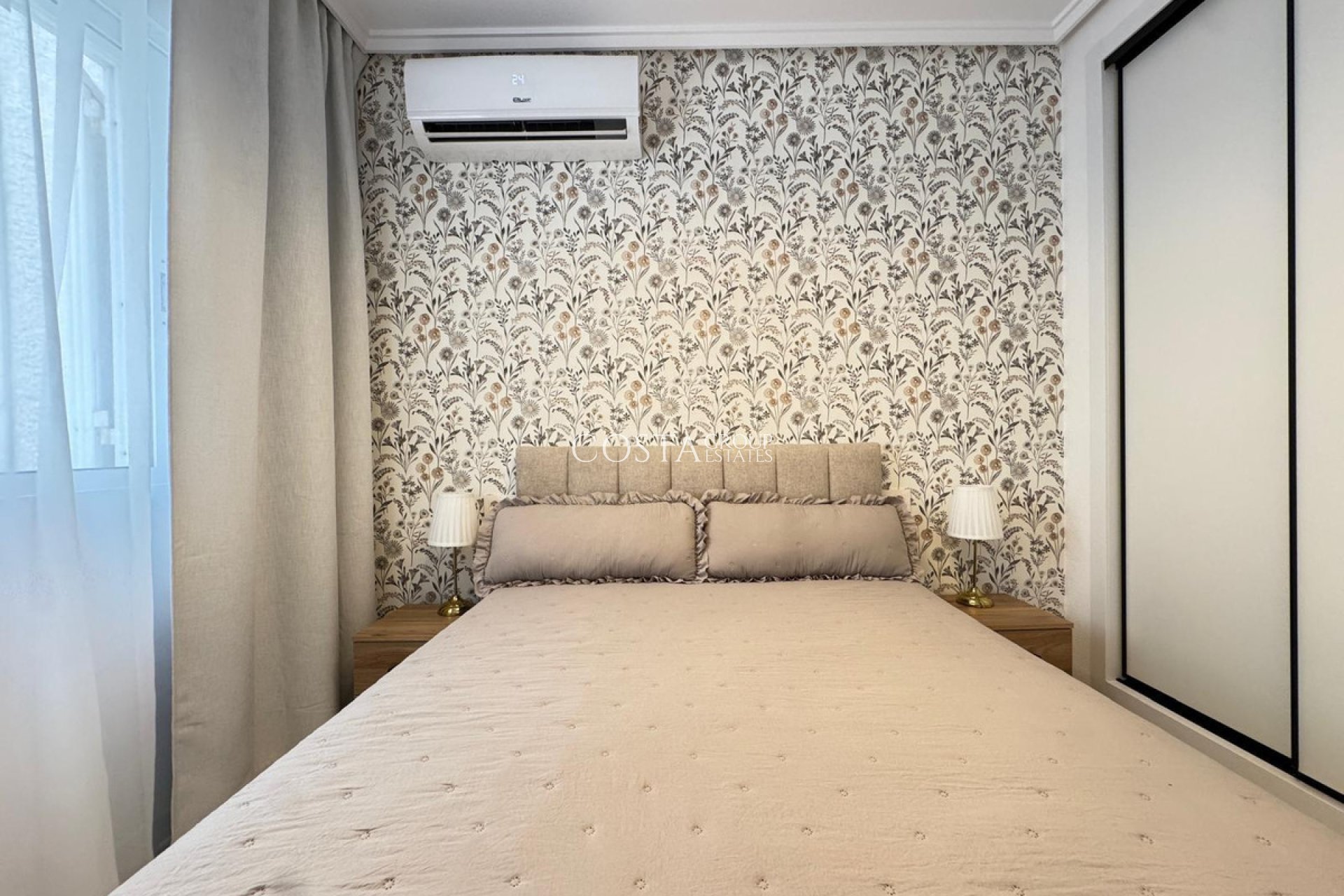 Herverkoop - Apartments -
Torrevieja - Torrevieja Centro