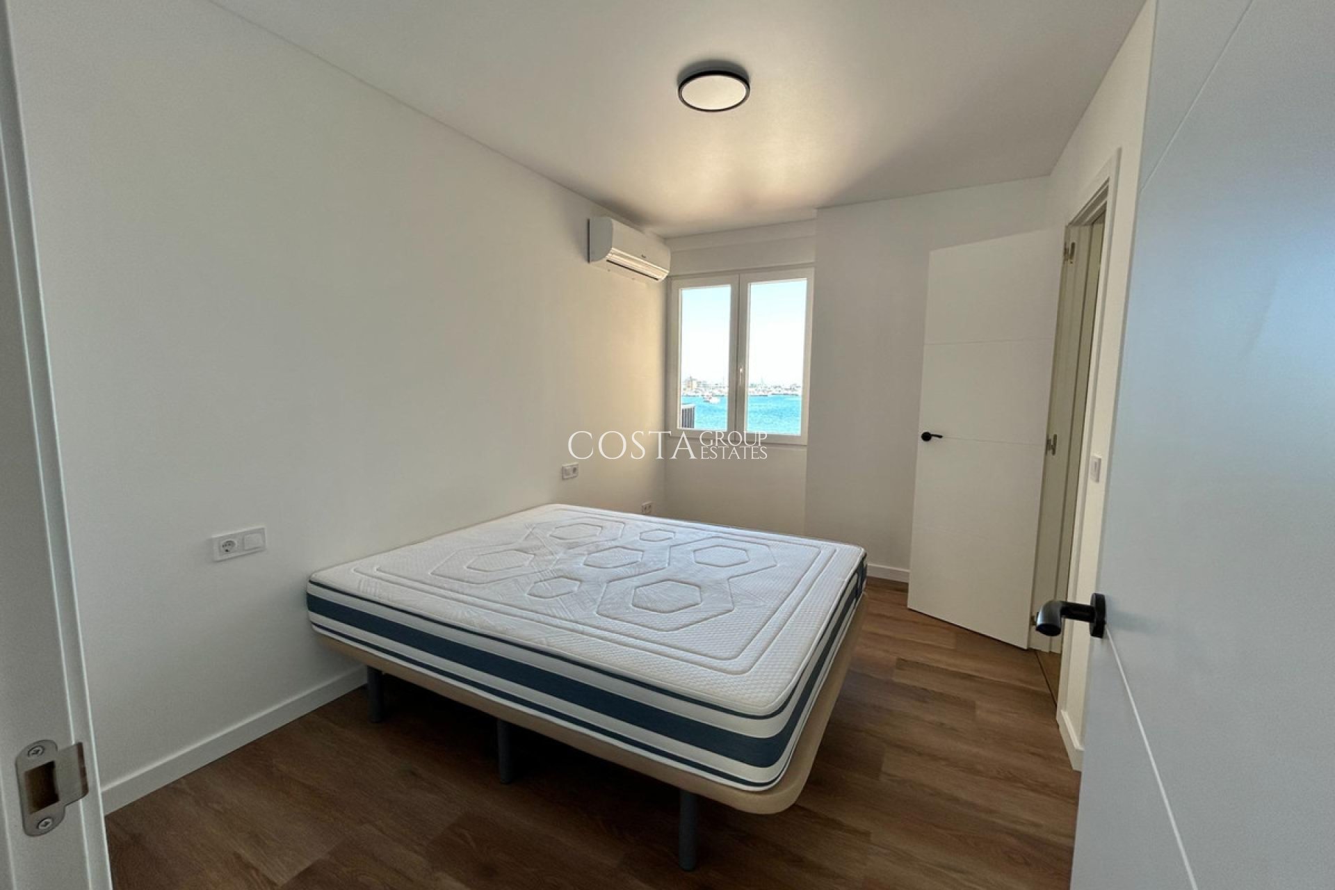 Herverkoop - Apartments -
Torrevieja - Torrevieja Centro