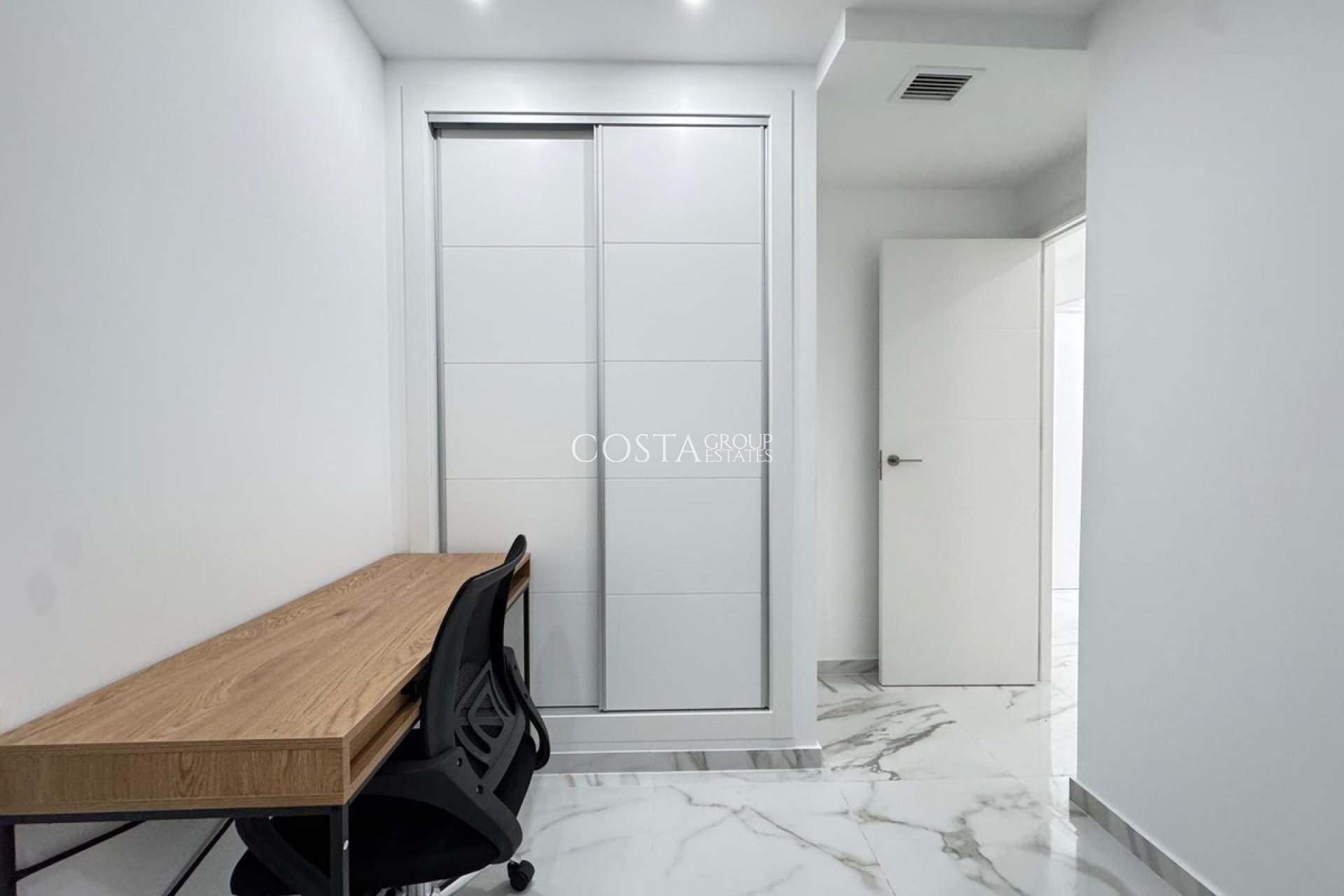 Herverkoop - Apartments -
Torrevieja - Torrevieja Centro