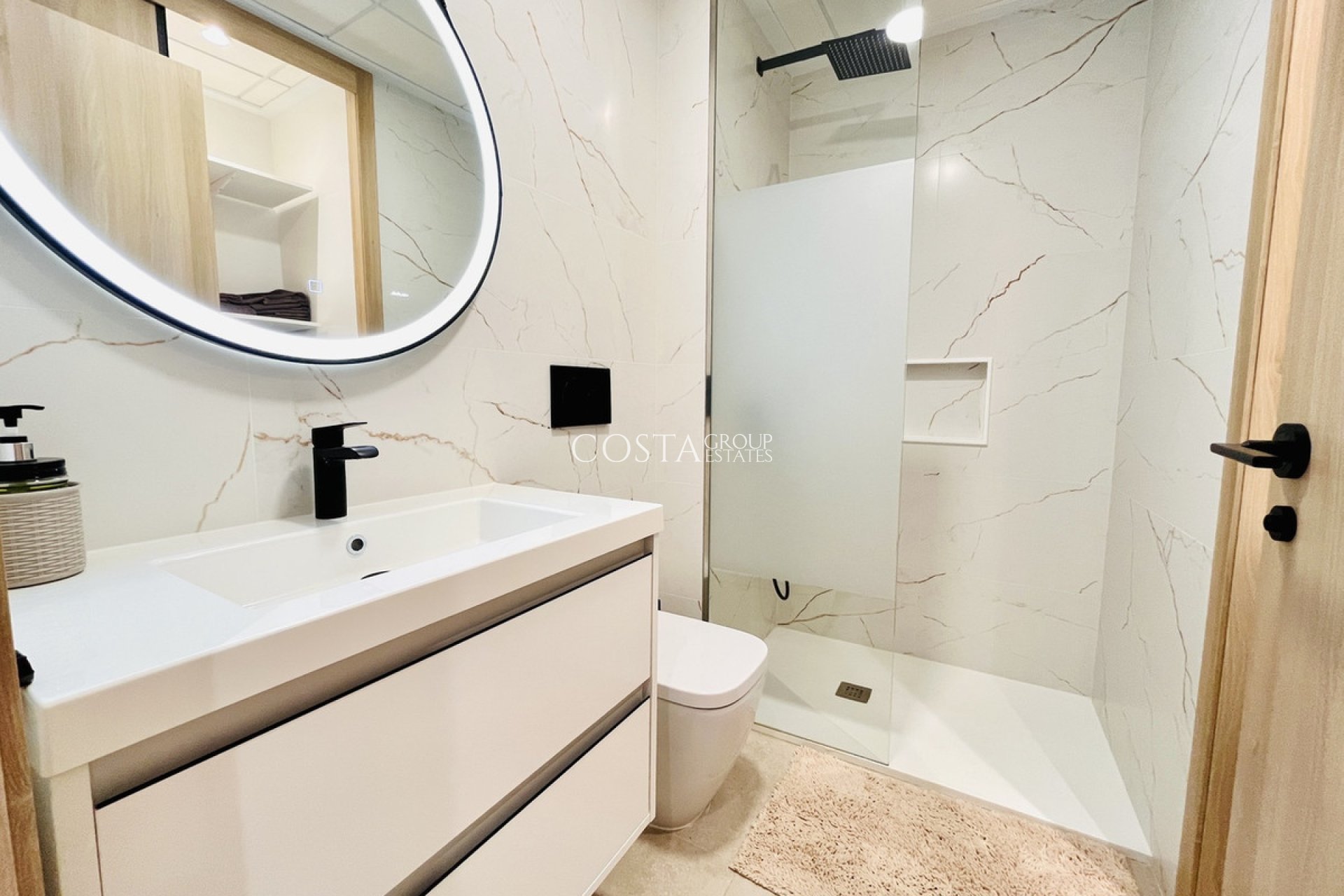 Herverkoop - Apartments -
Urbanización El Raso