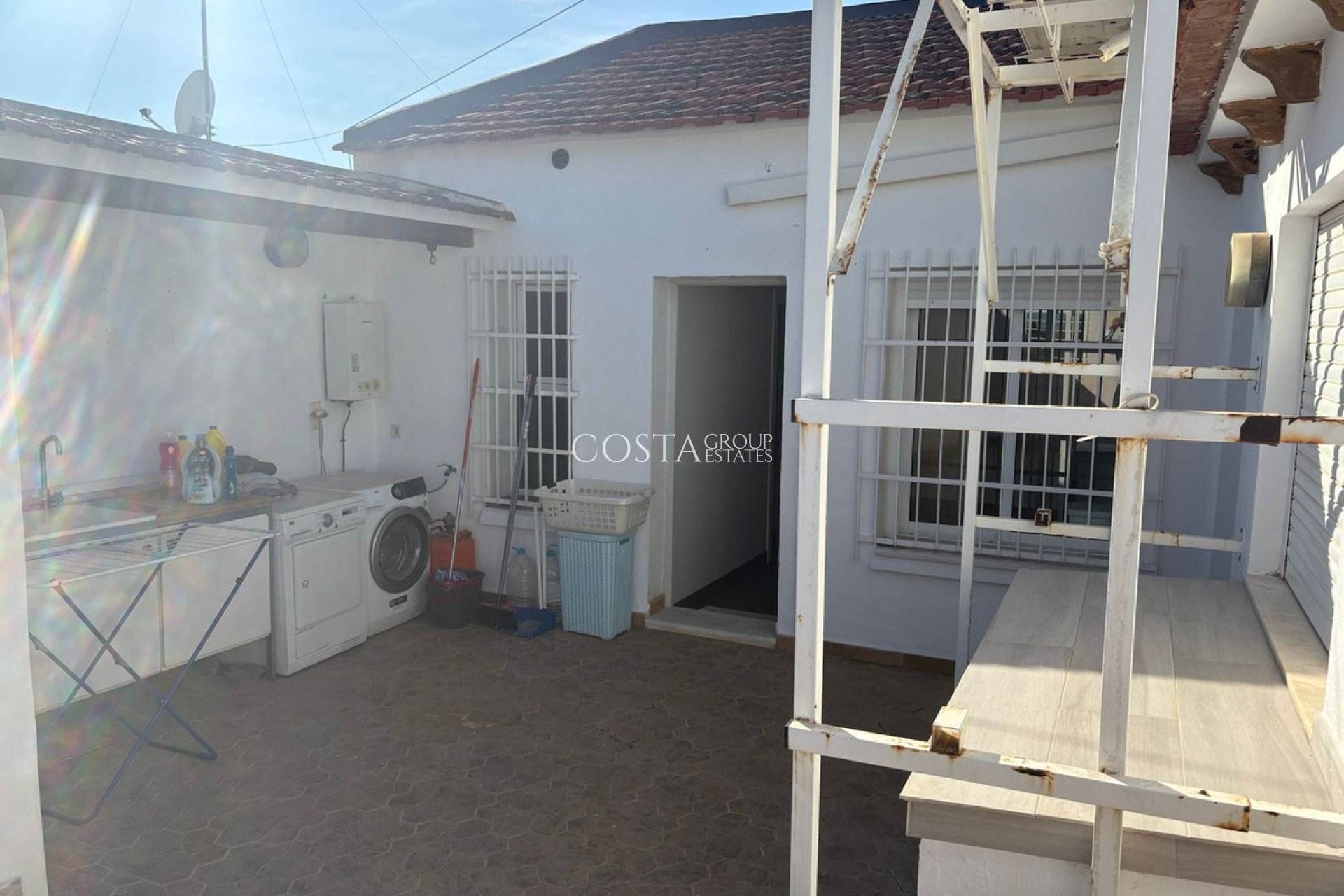 Herverkoop - Huis -
Algorfa