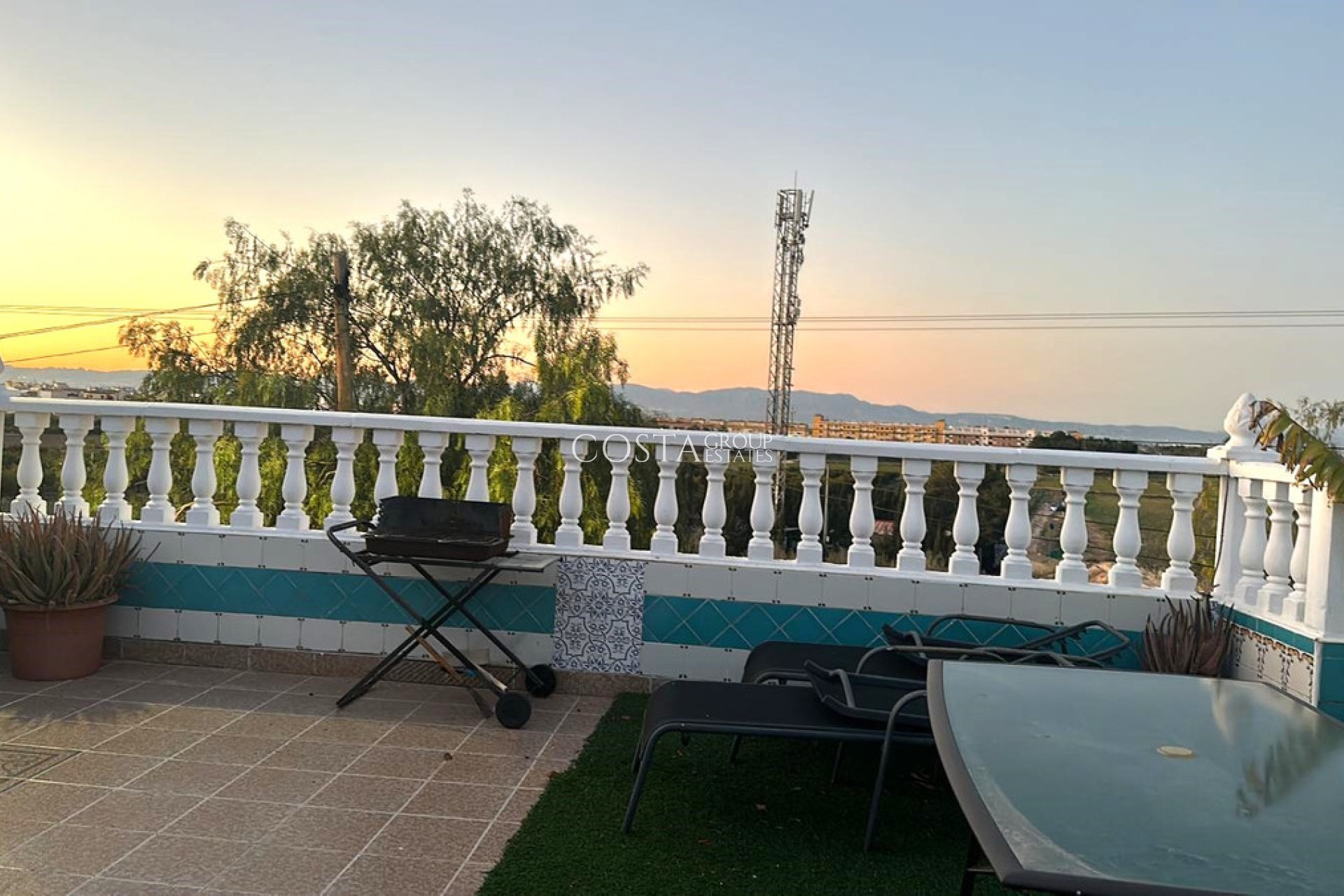 Herverkoop - Huis -
Benijofar