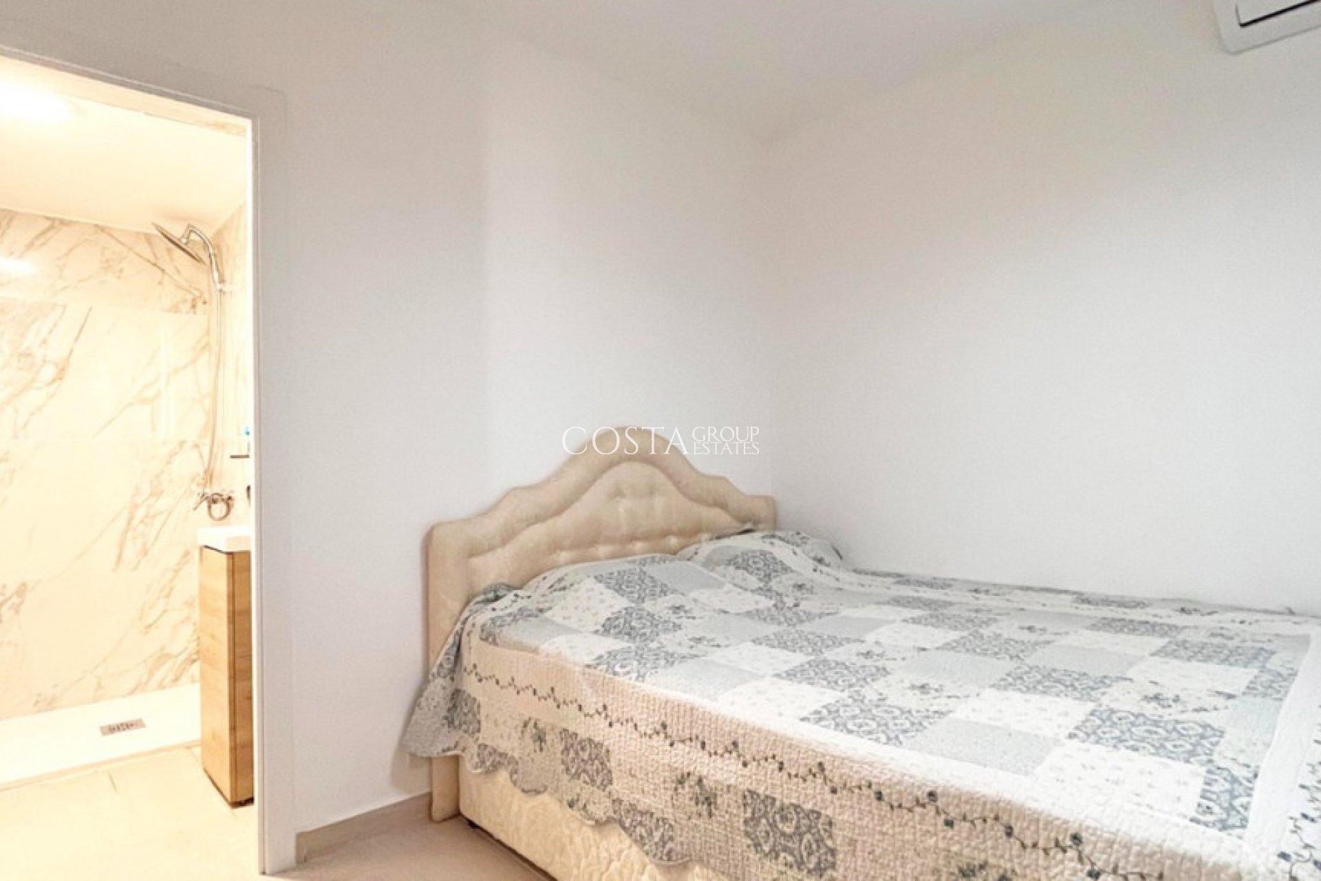 Herverkoop - Huis -
Orihuela Costa - Playa Flamenca