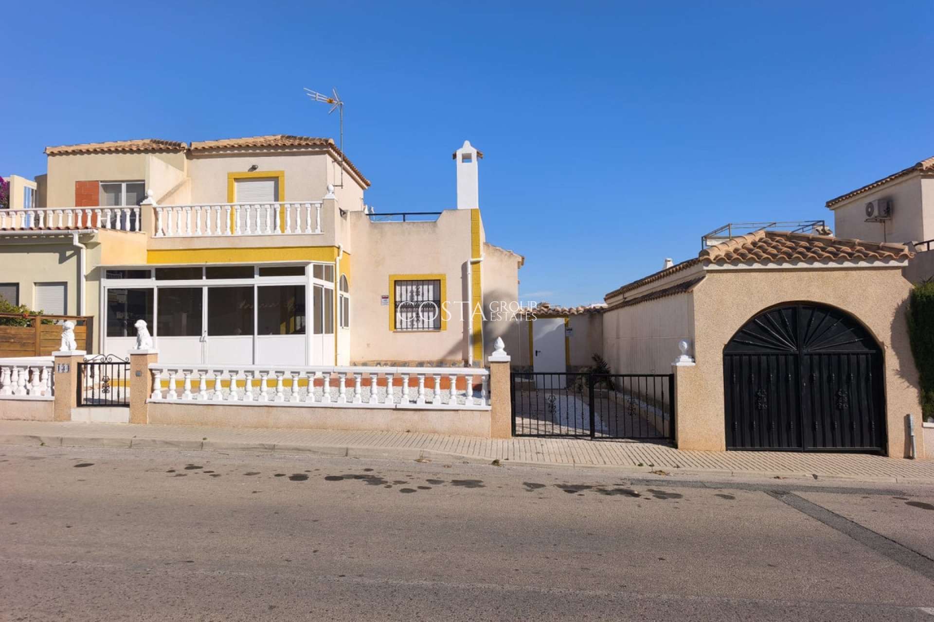 Herverkoop - Huis -
Orihuela Costa - Punta Prima
