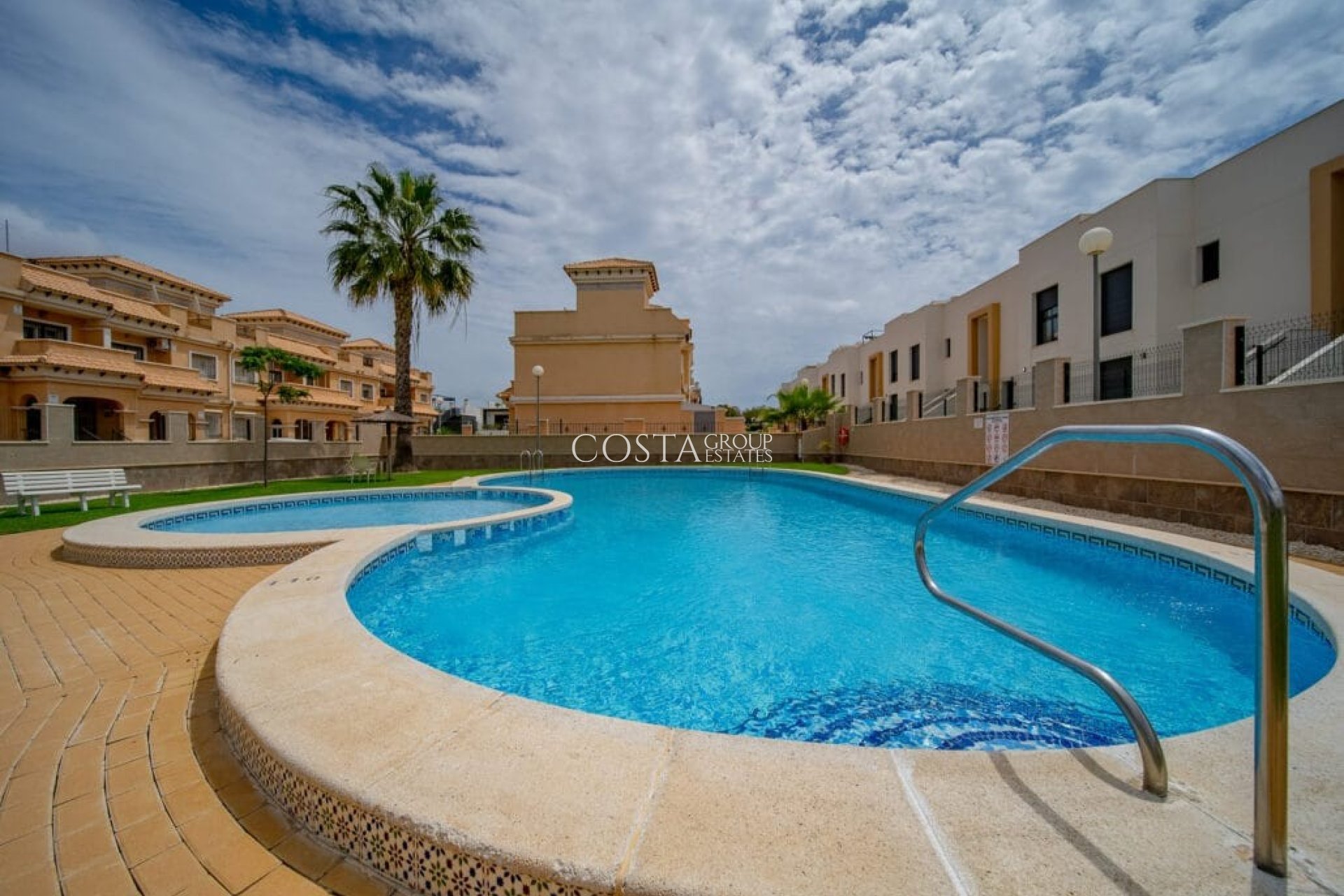Herverkoop - Huis -
Orihuela Costa - Villamartín