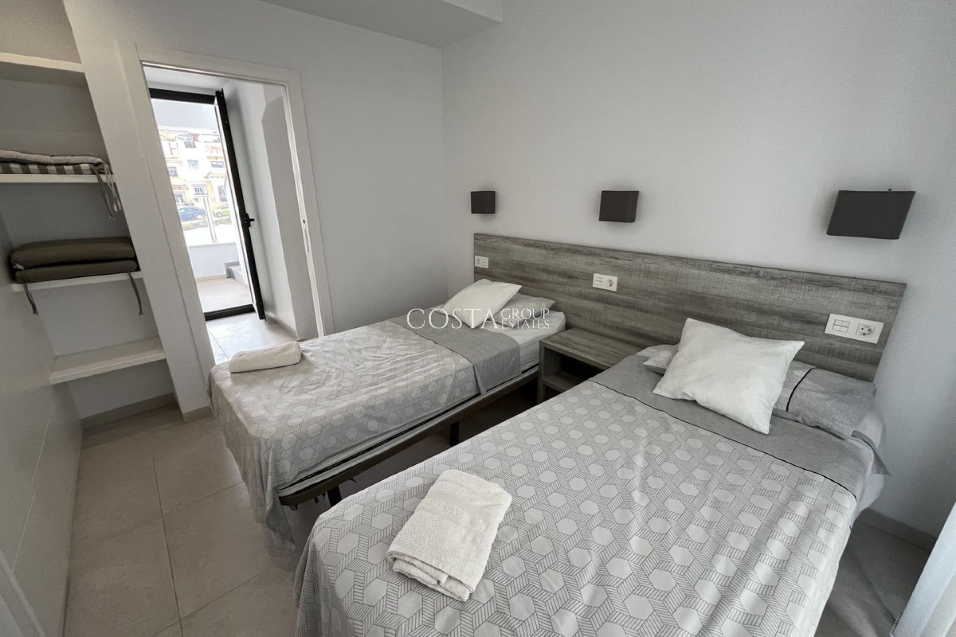 Herverkoop - Huis -
Orihuela Costa - Villamartin