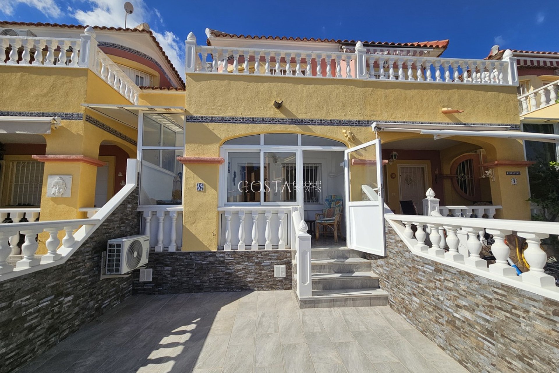 Herverkoop - Huis -
Orihuela - La Zenia