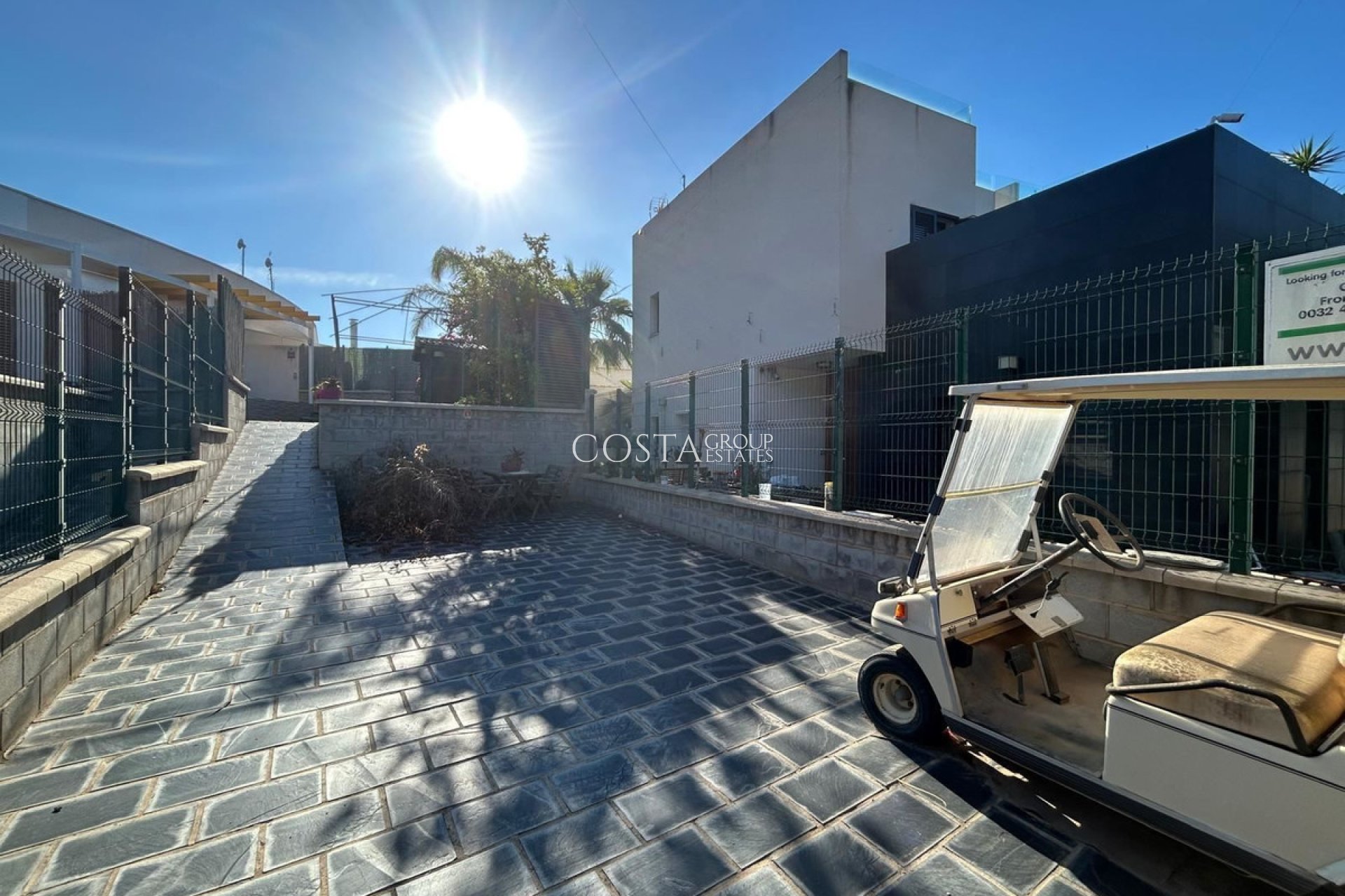 Herverkoop - Huis -
Orihuela - Mil Palmeras