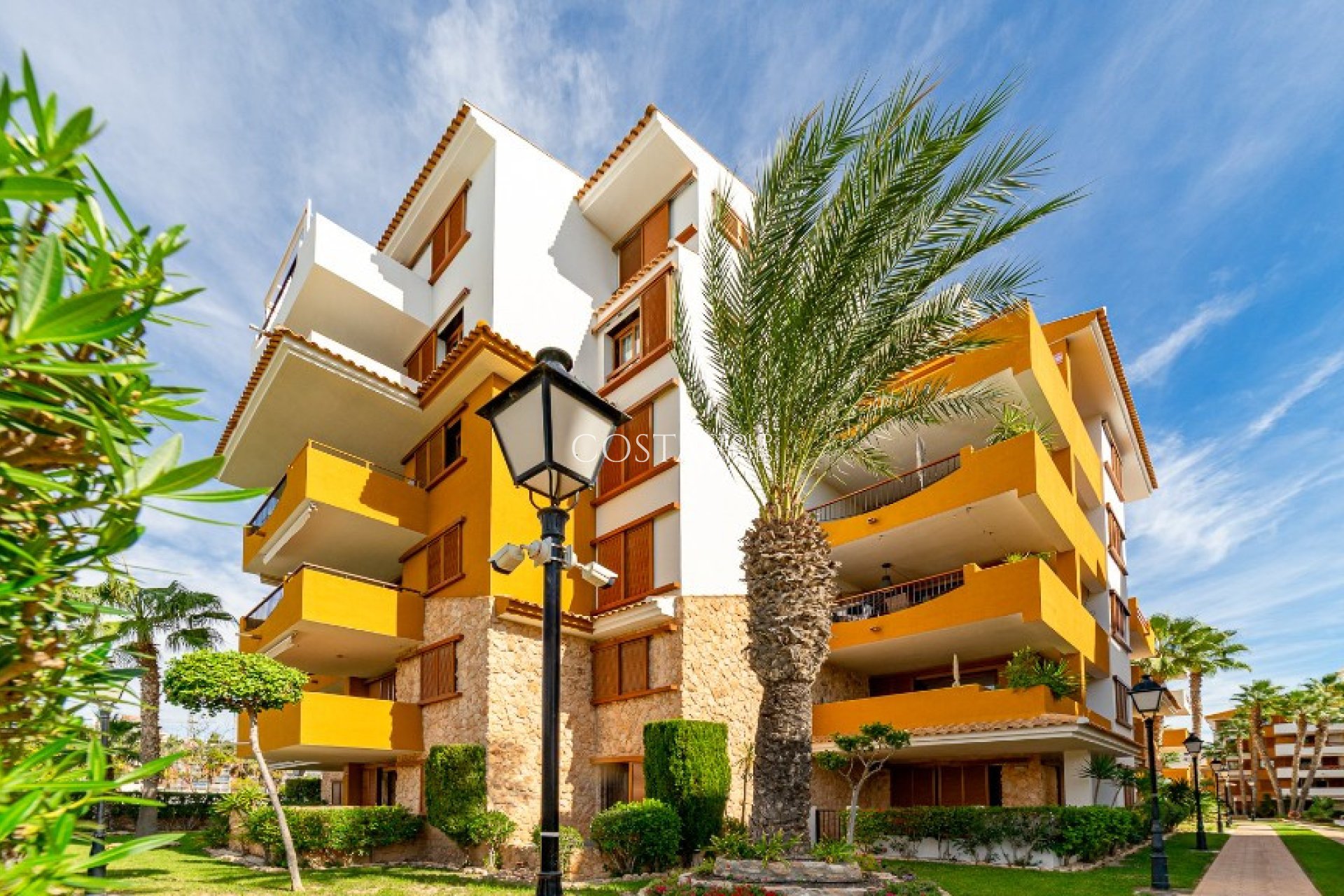 Herverkoop - Huis -
Orihuela - Punta Prima