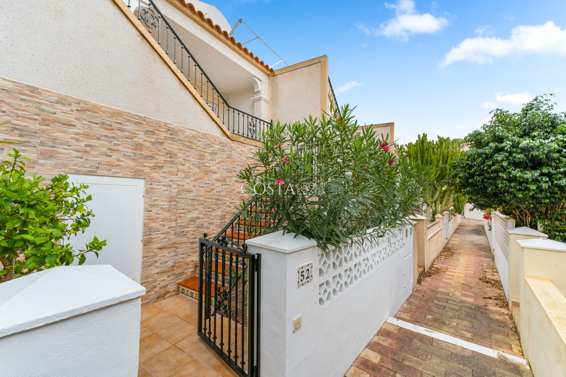 Herverkoop - Huis -
Orihuela - Villamartin