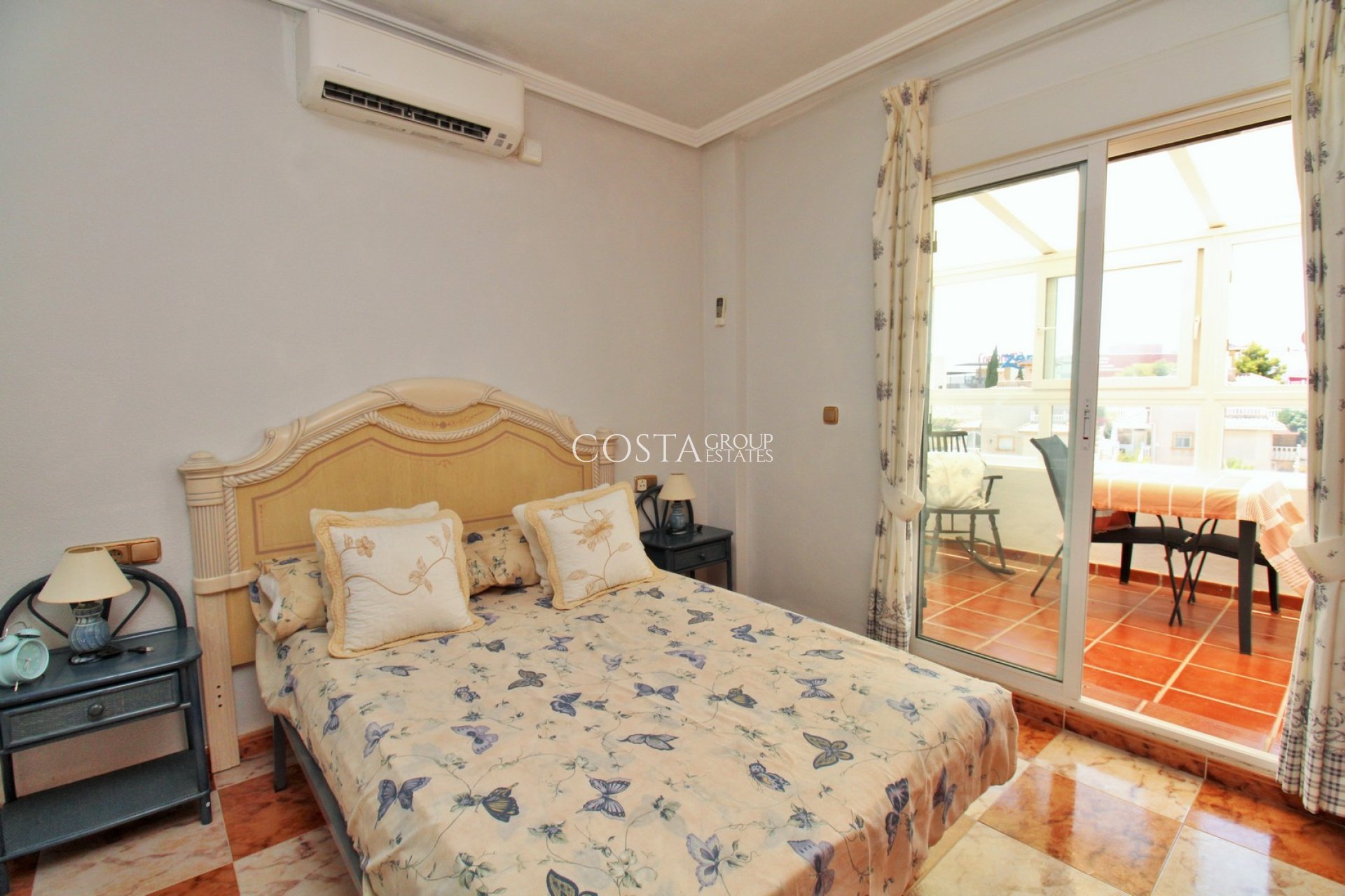 Herverkoop - Huis -
Playa Flamenca