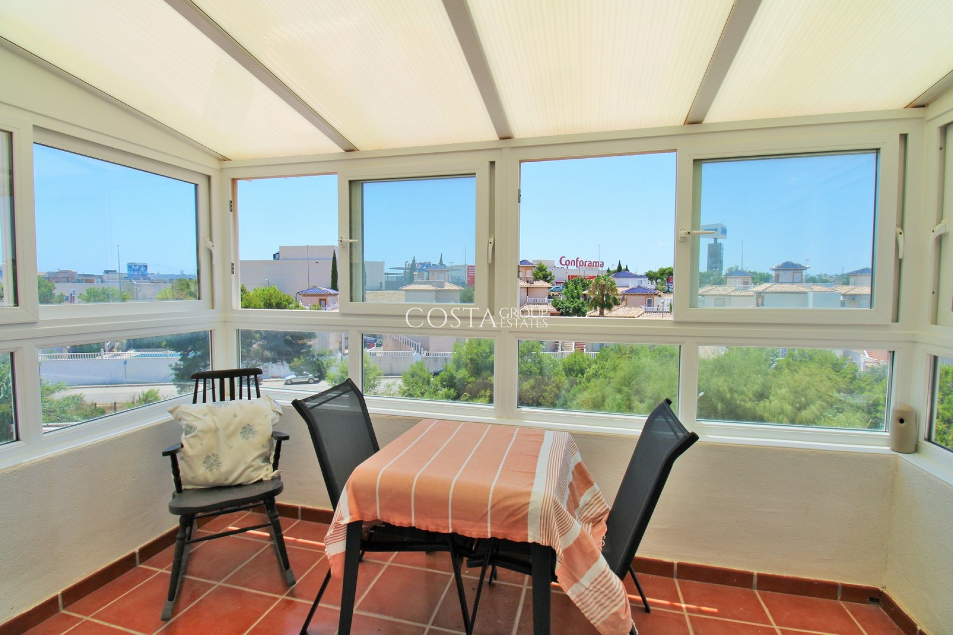 Herverkoop - Huis -
Playa Flamenca