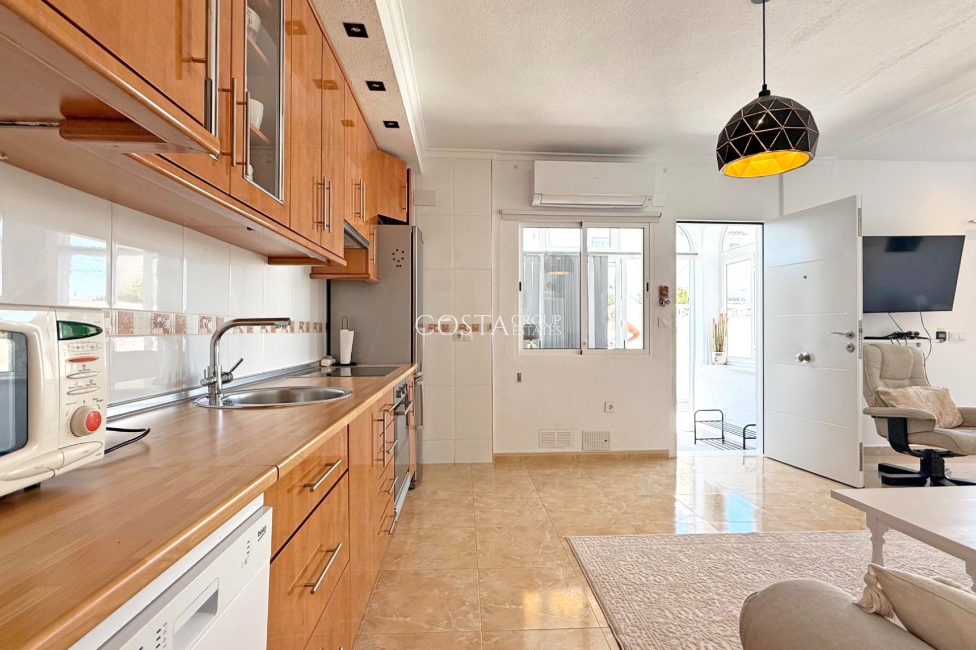 Herverkoop - Huis -
Torrevieja - Torrelamata - La Mata