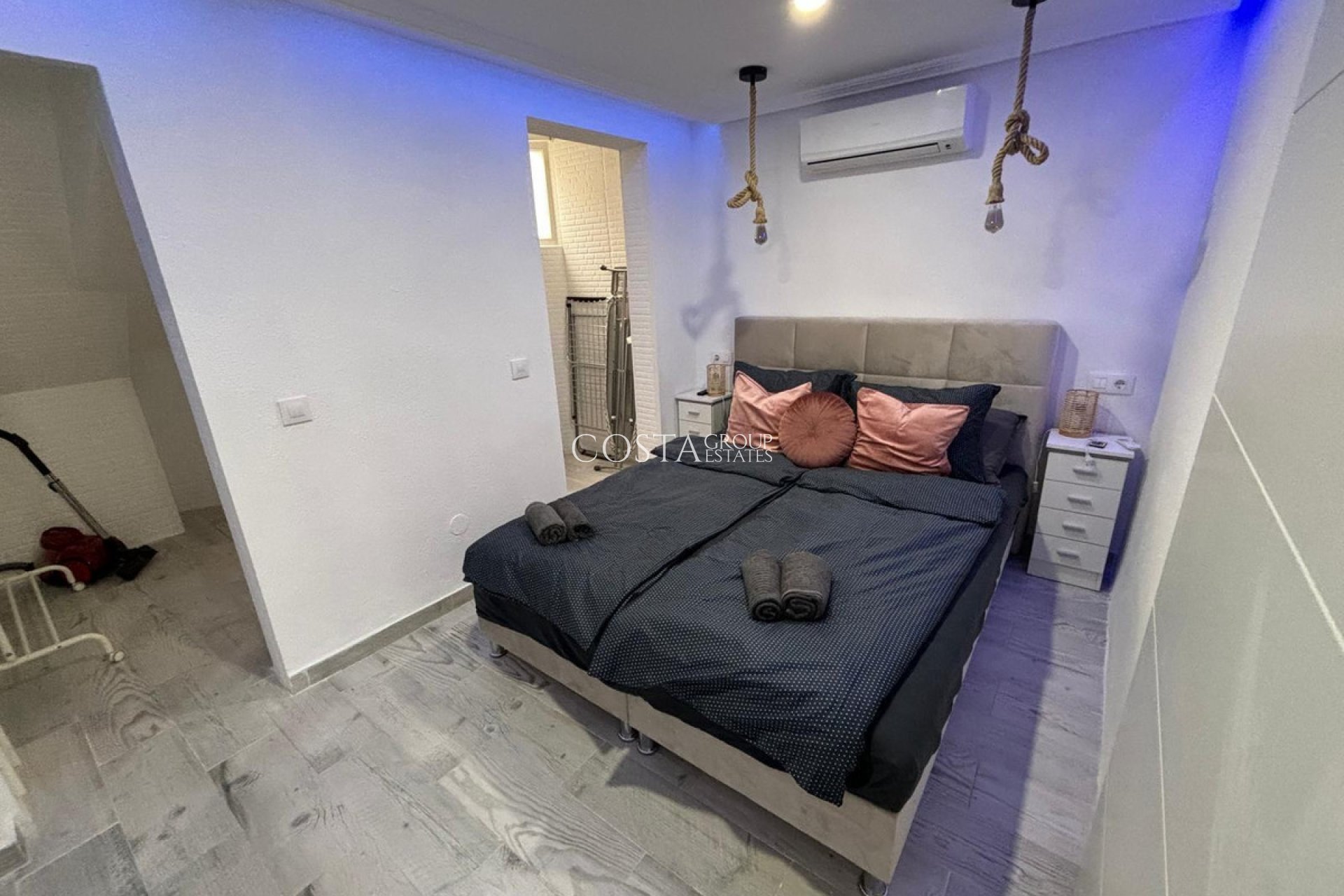 Herverkoop - Huis -
Torrevieja