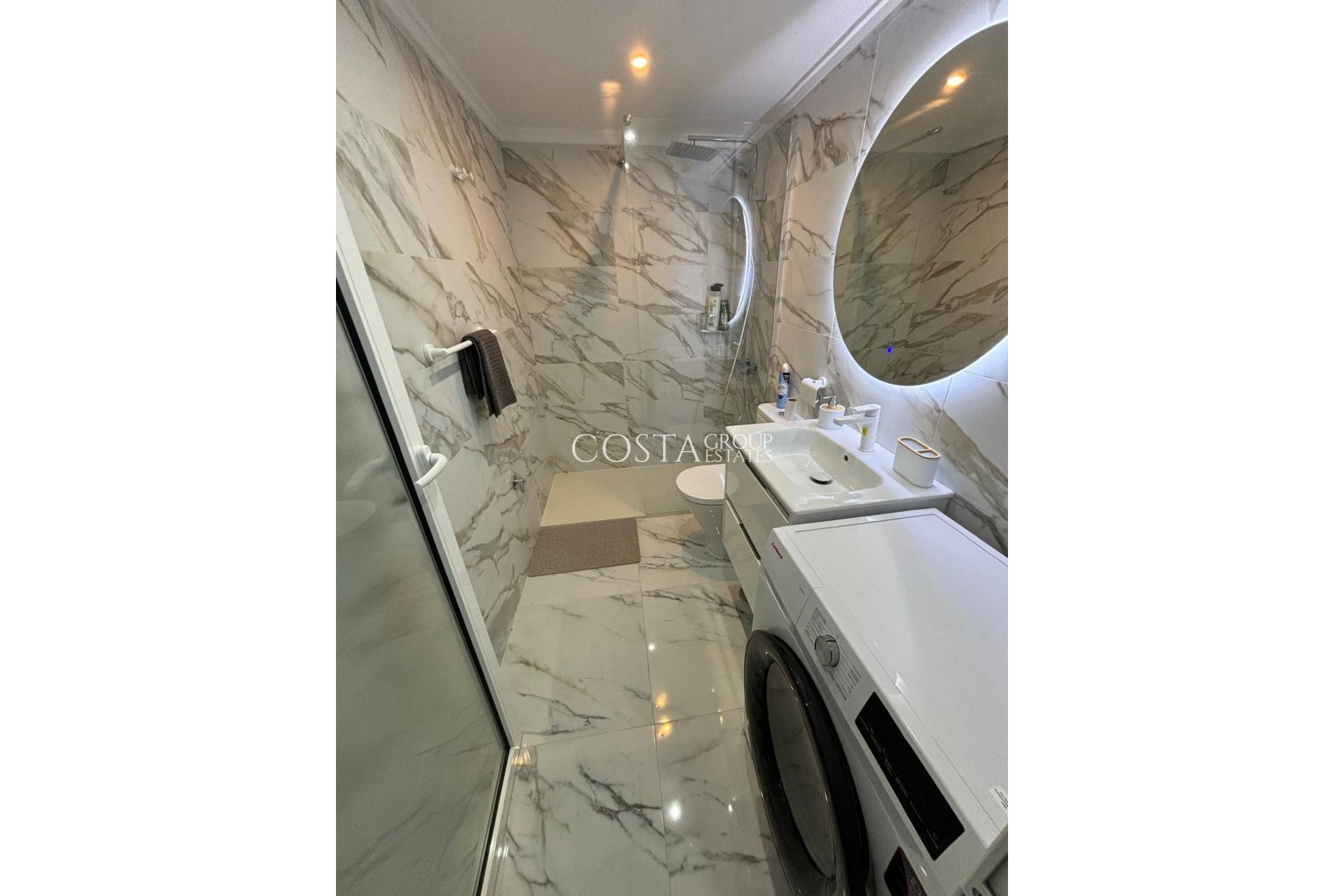 Herverkoop - Huis -
Torrevieja