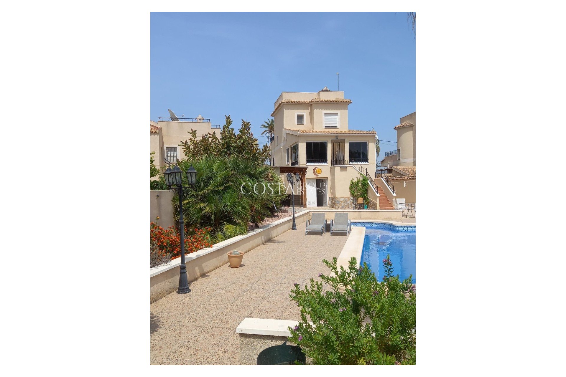 Herverkoop - Villa -
Abanilla - Abanilla Centro