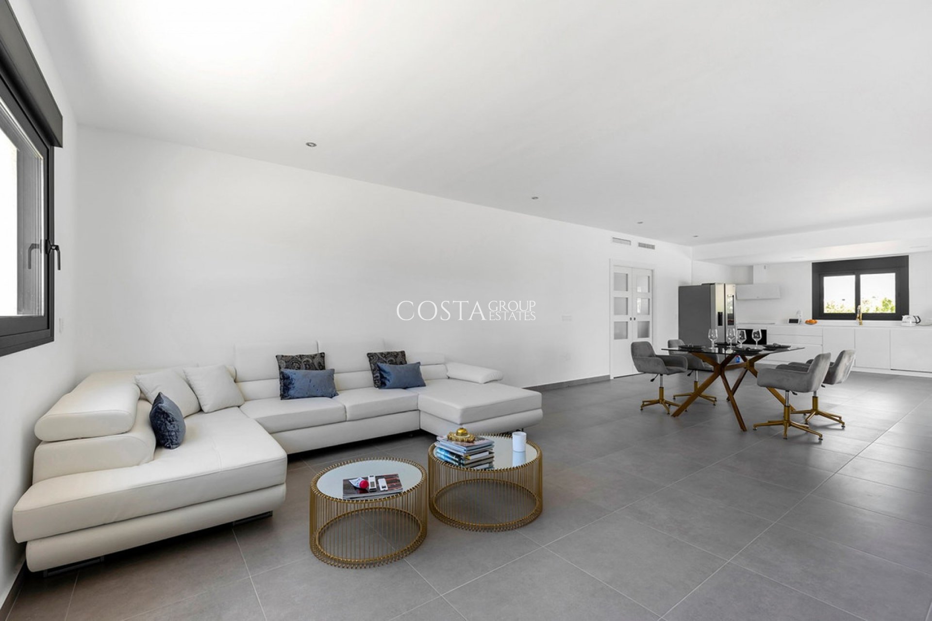 Herverkoop - Villa -
Abanilla - Macisvenda