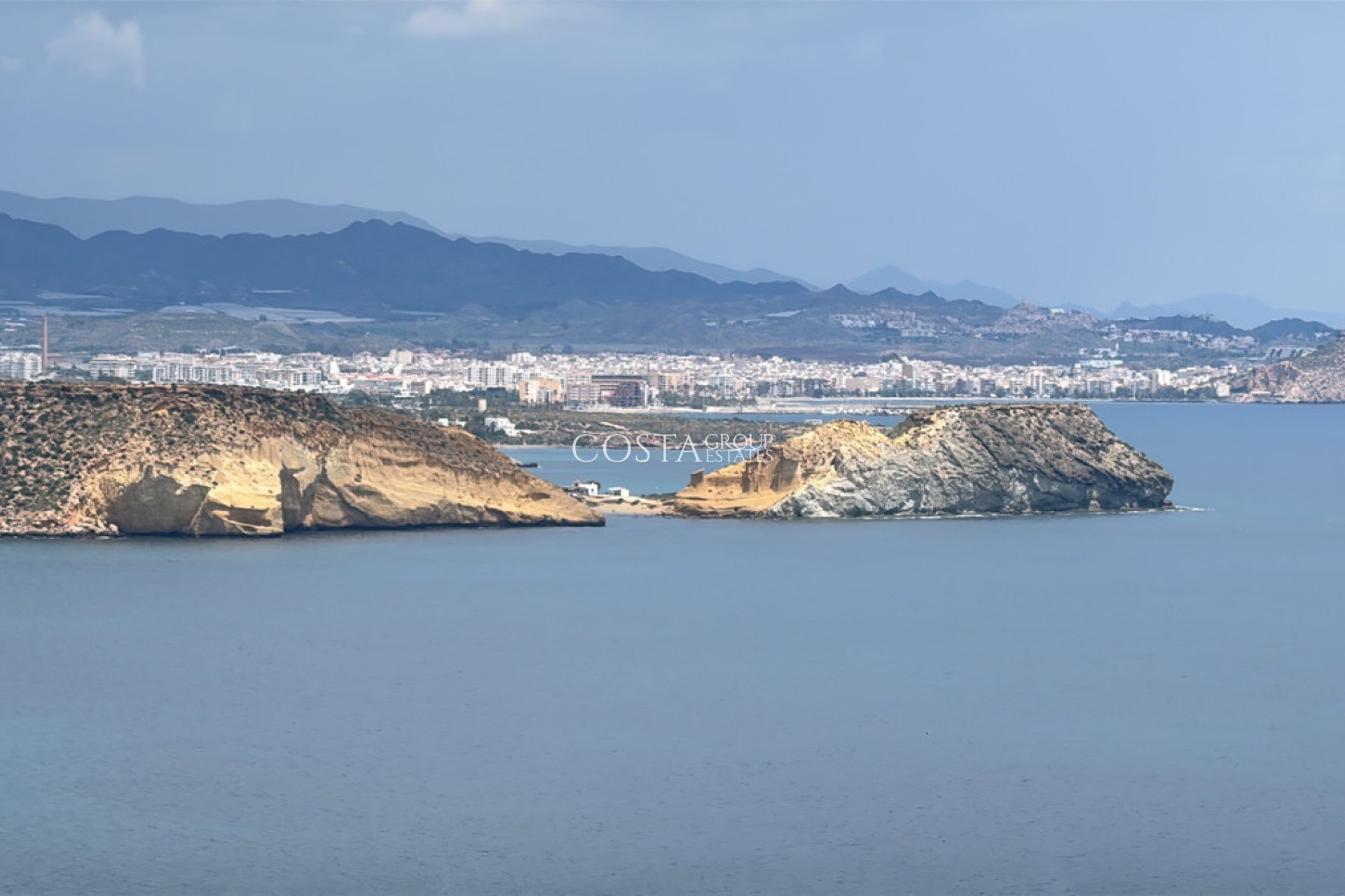 Herverkoop - Villa -
Aguilas - Águilas Centro