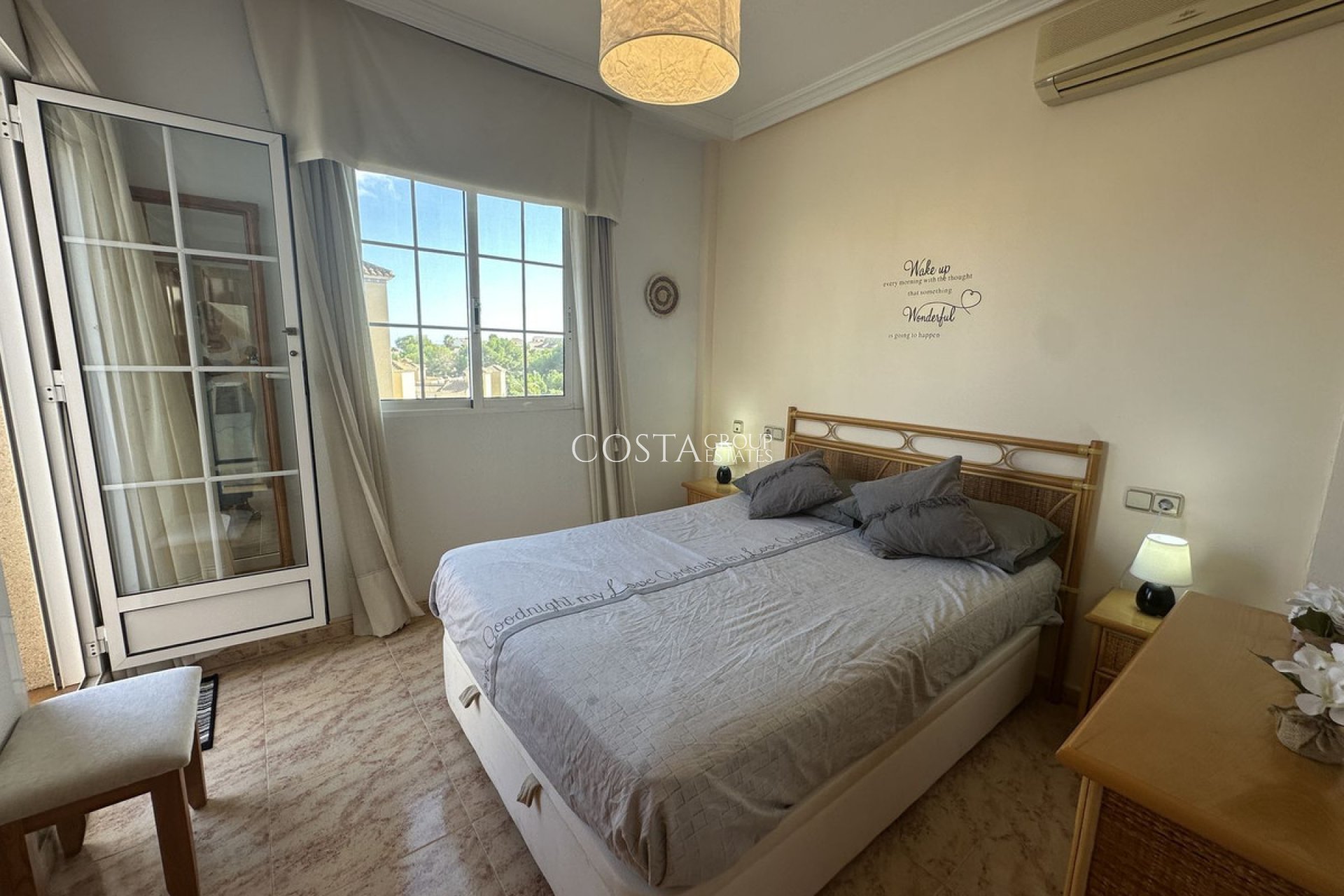 Herverkoop - Villa -
Alicante - Alicante Centro